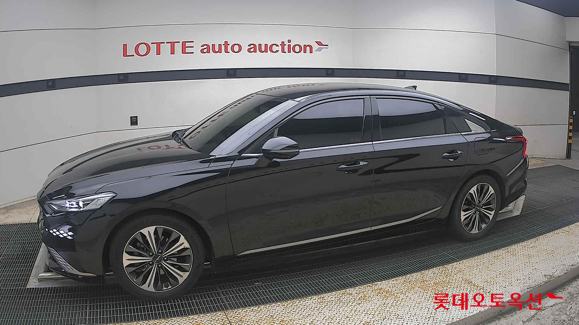 2022 - kia k8