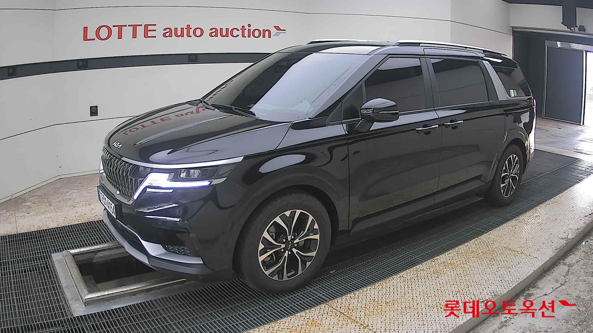 2023 - kia carnival