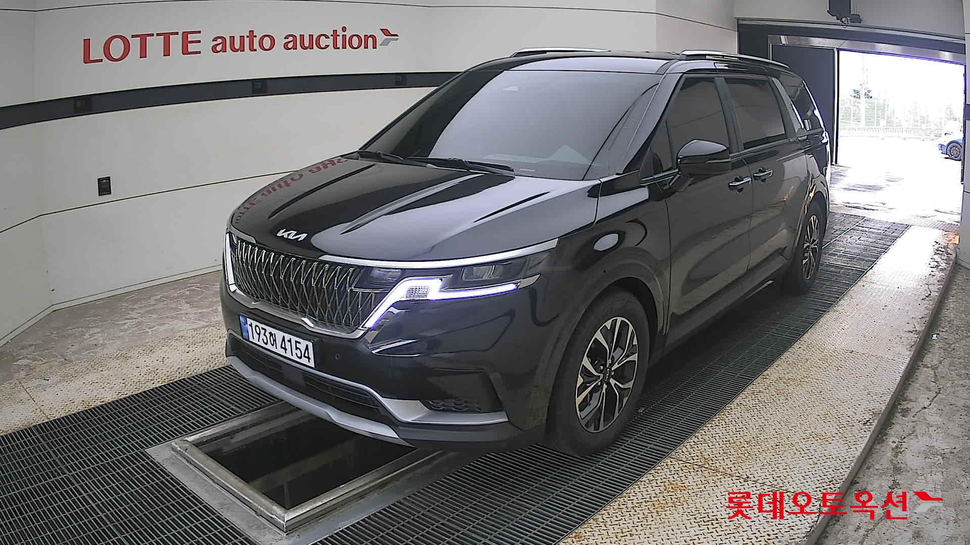 2023 - kia carnival