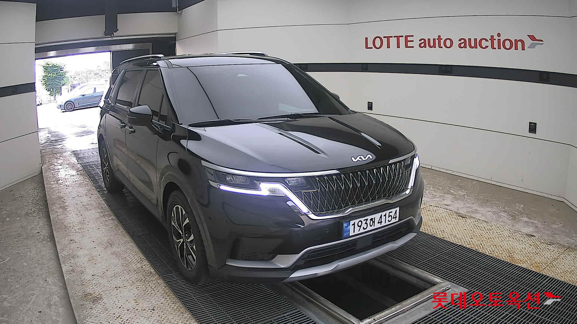 2023 - kia carnival