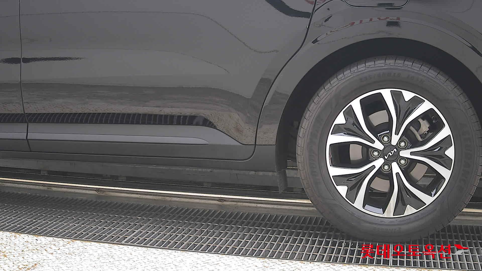 2023 - kia carnival