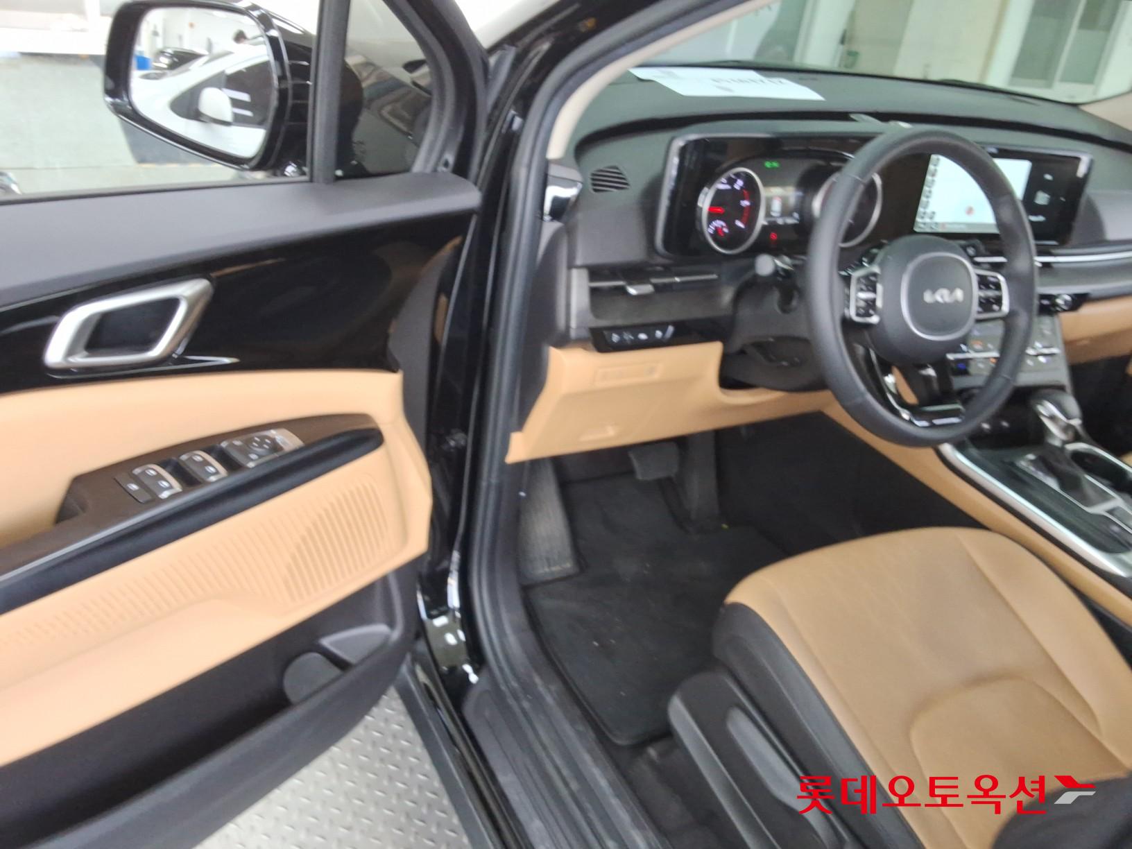 2023 - kia carnival