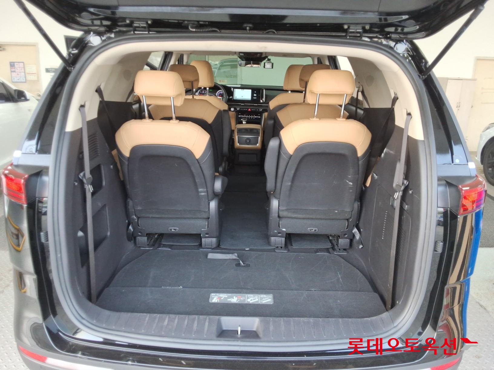 2023 - kia carnival