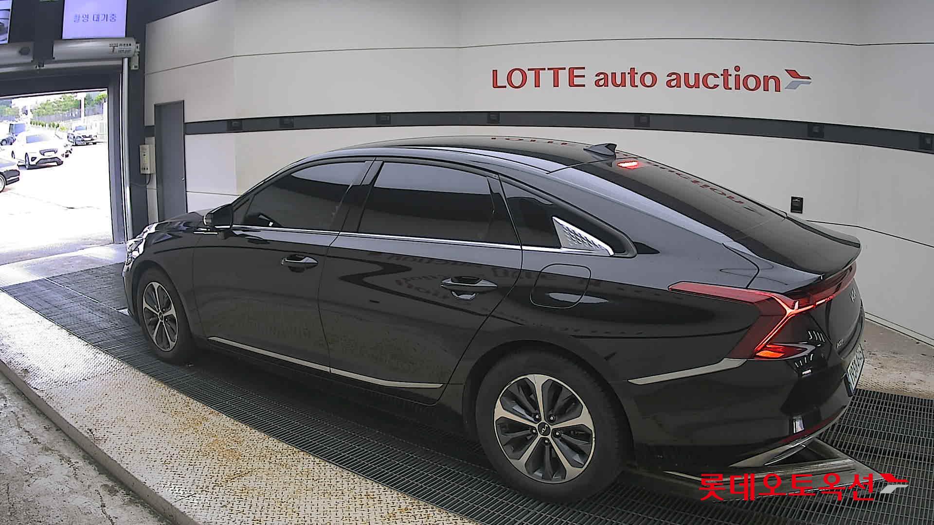 2023 - kia k8