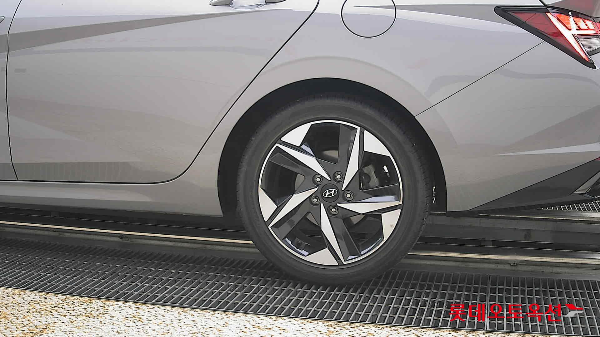 2021 - hyundai avante