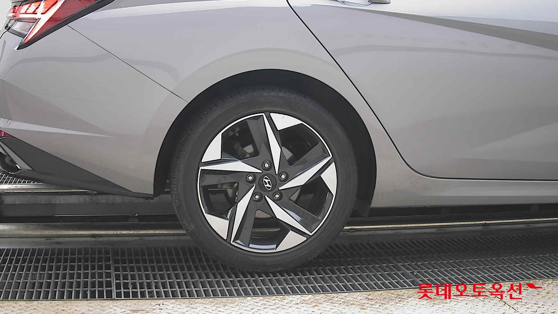 2021 - hyundai avante