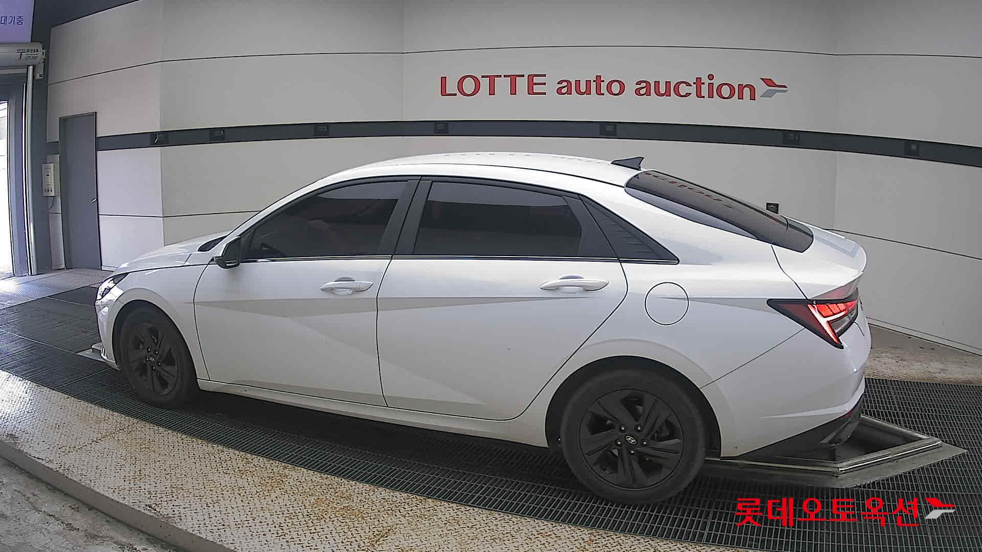 2021 - hyundai avante