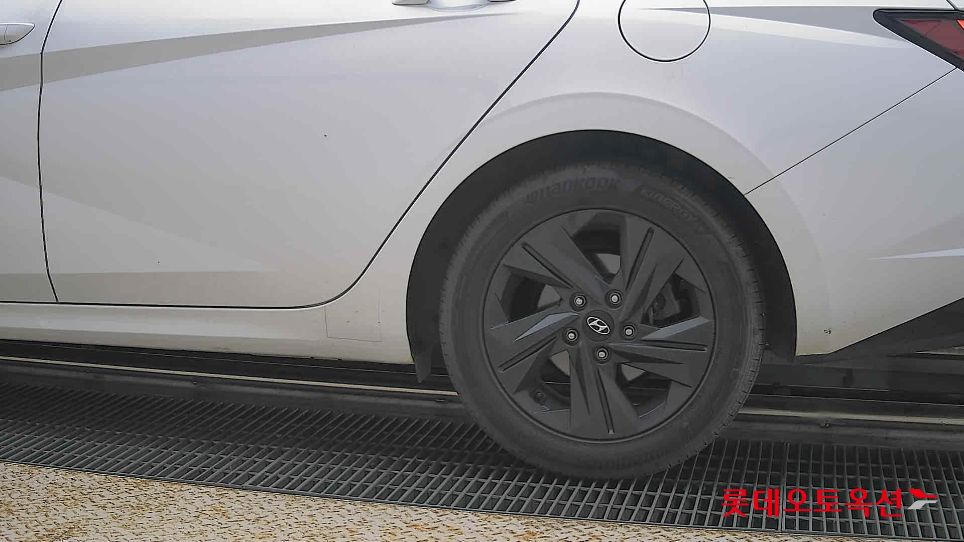 2021 - hyundai avante