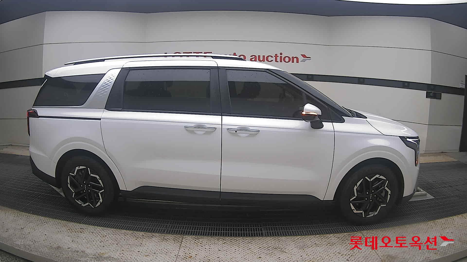 2024 - kia carnival