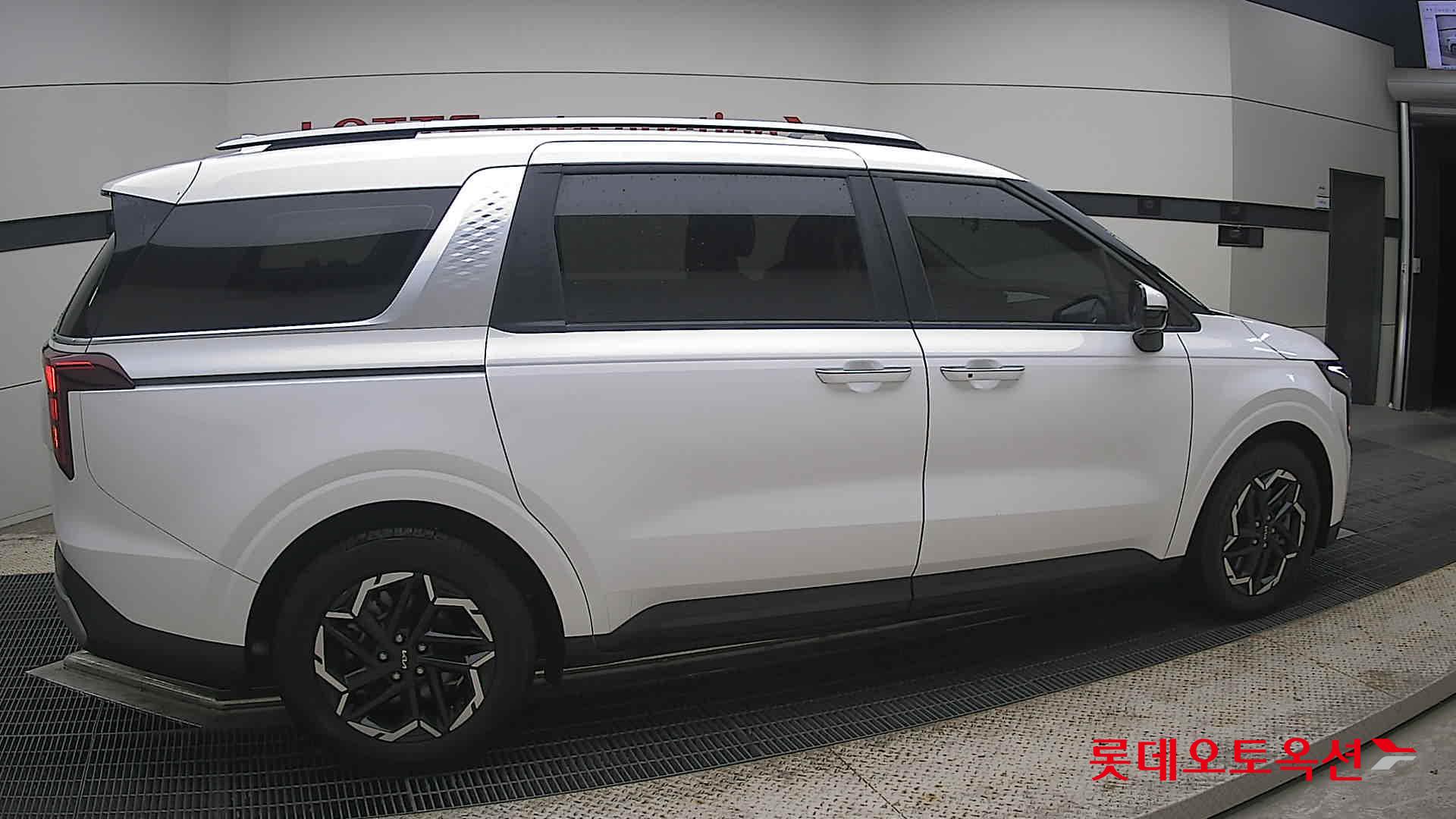 2024 - kia carnival