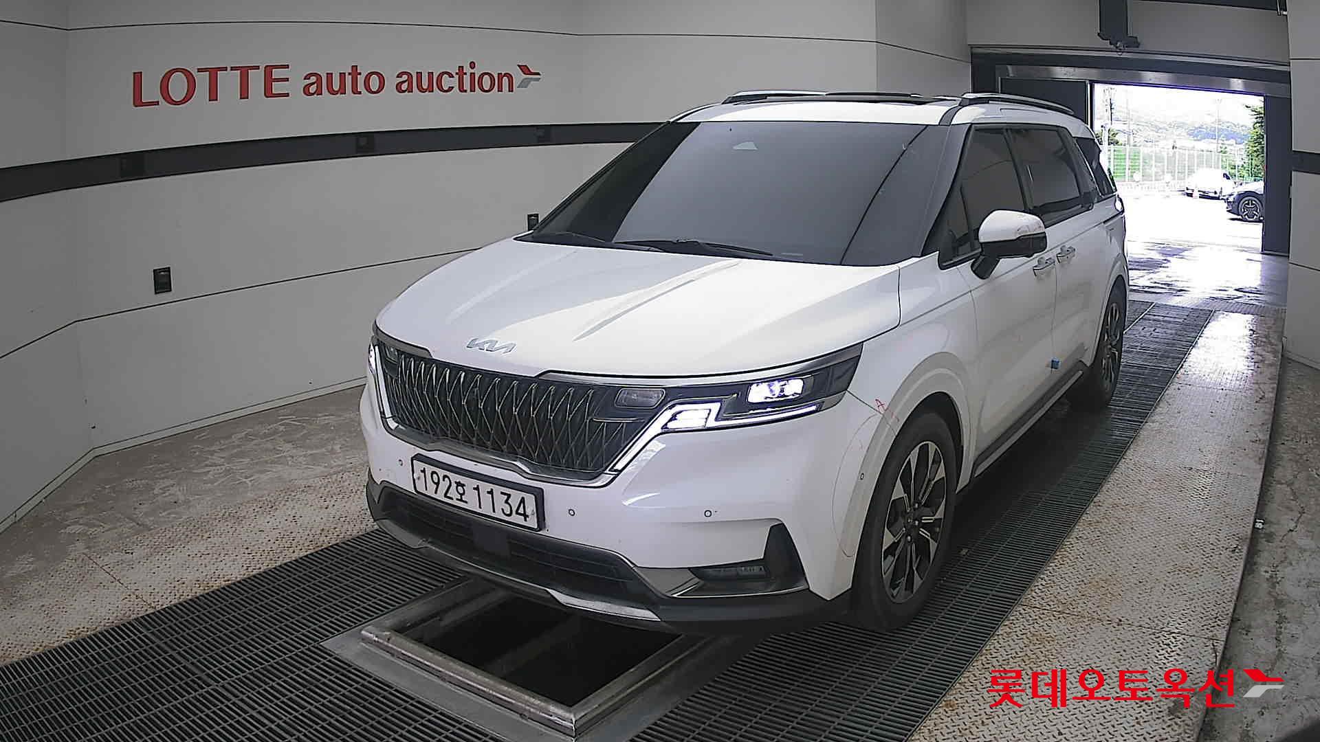 2023 - kia carnival