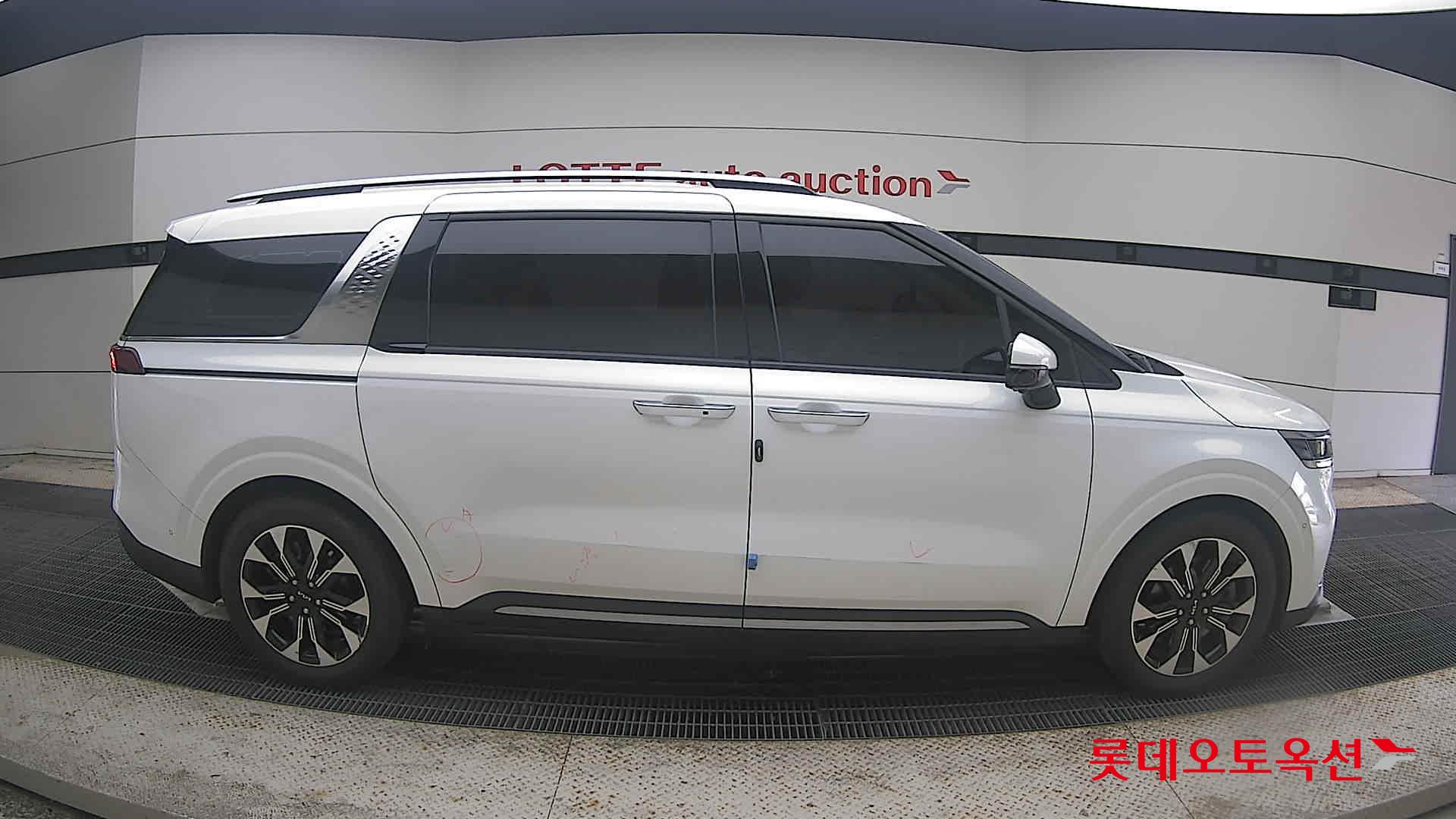 2023 - kia carnival