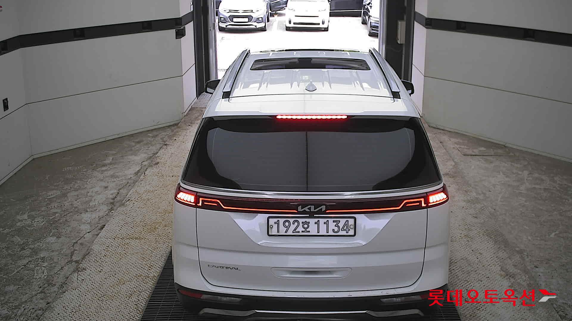 2023 - kia carnival