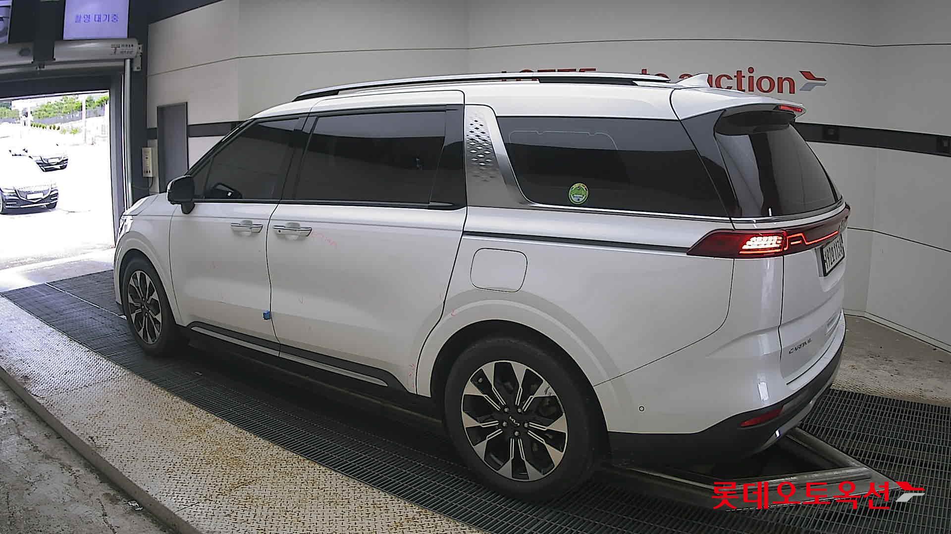 2023 - kia carnival