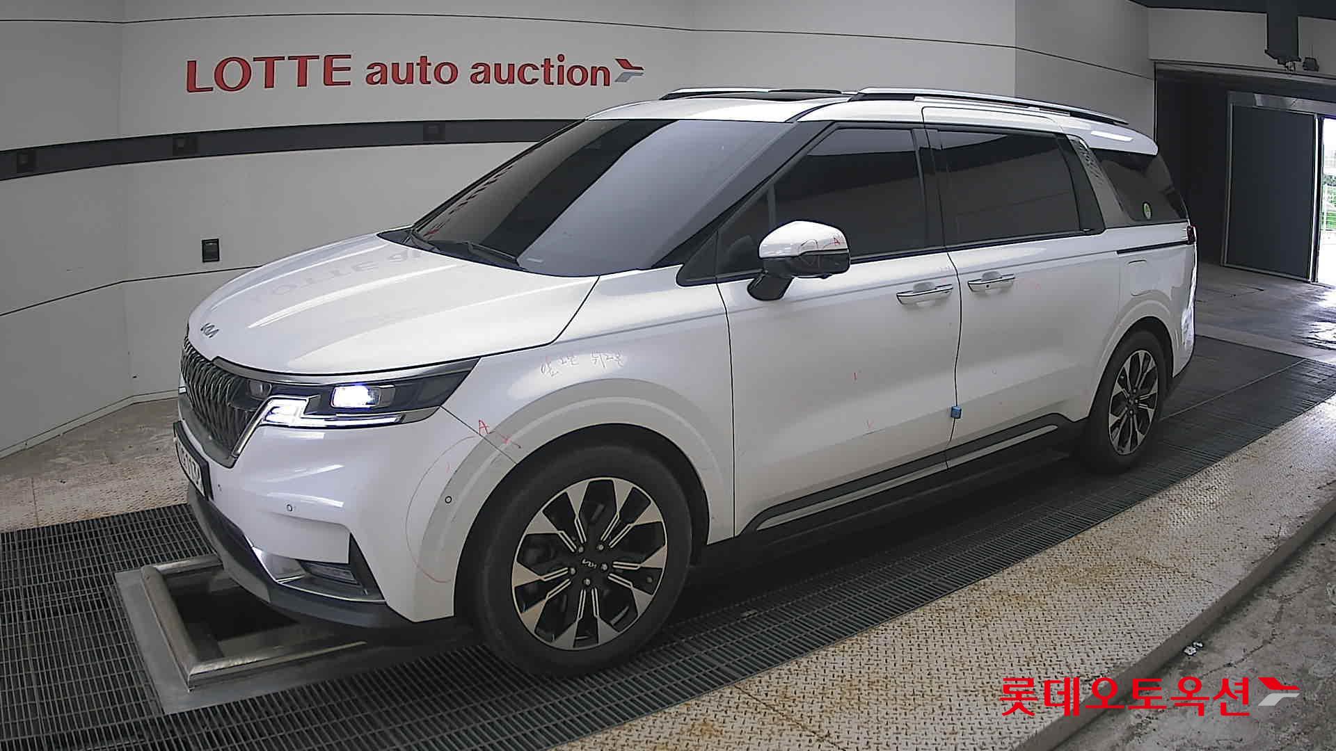 2023 - kia carnival