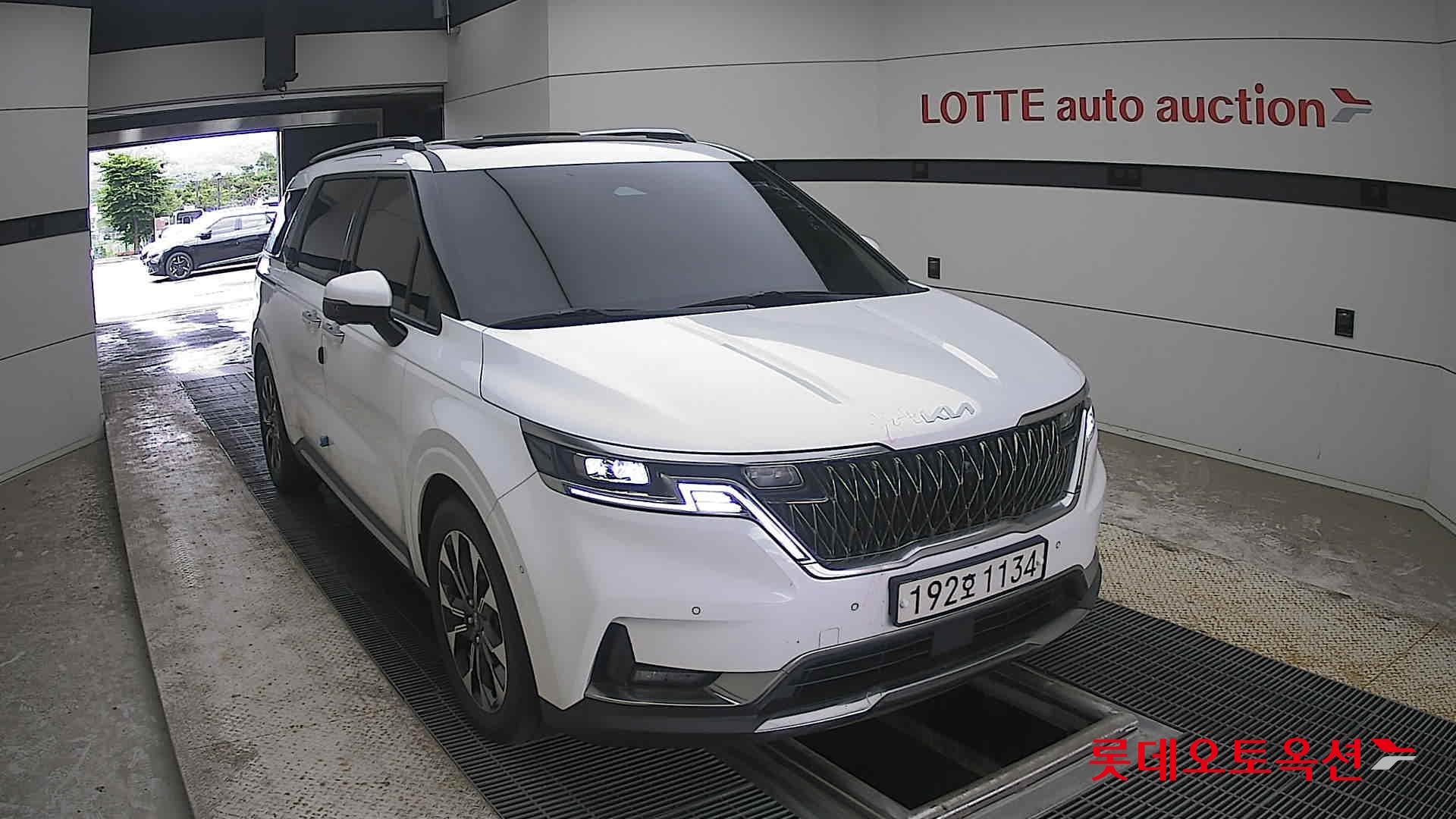 2023 - kia carnival