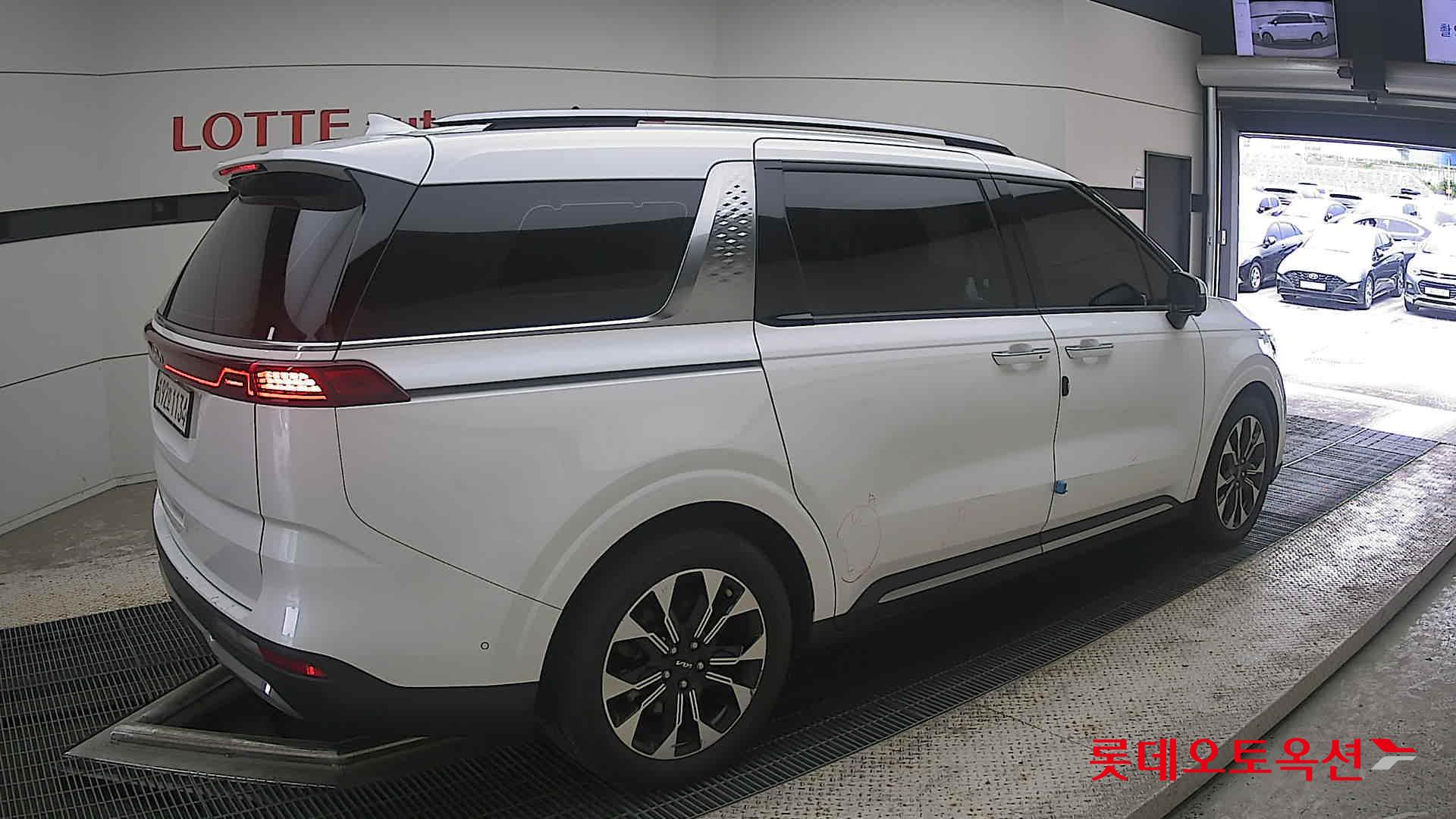 2023 - kia carnival