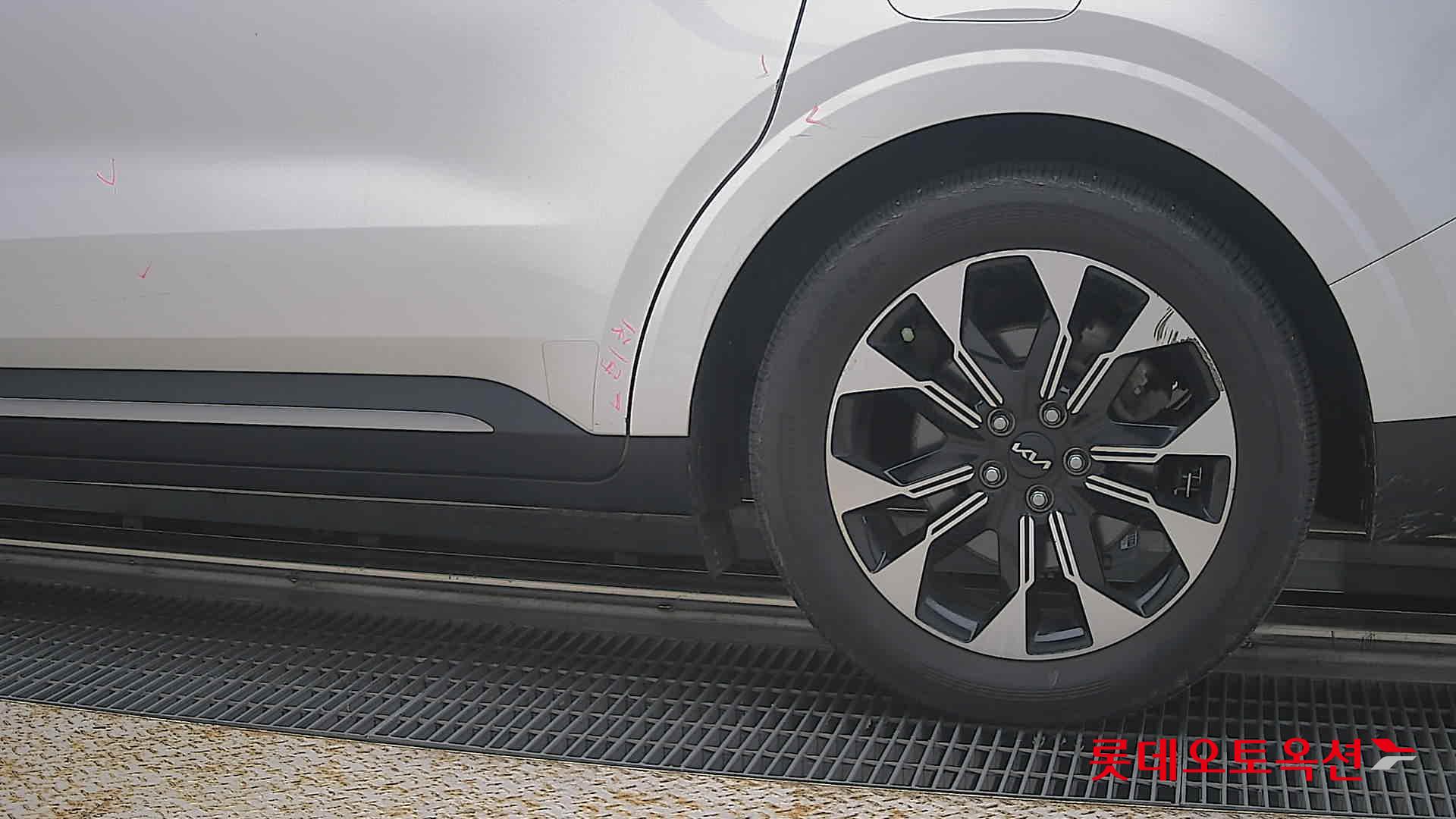 2023 - kia carnival