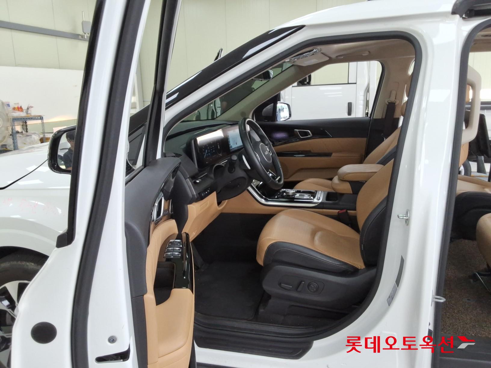 2023 - kia carnival