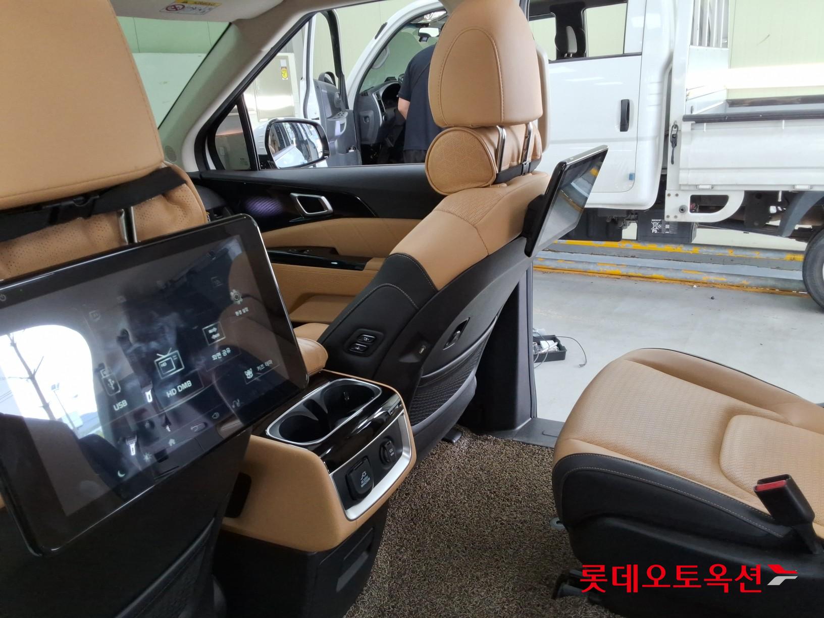 2023 - kia carnival