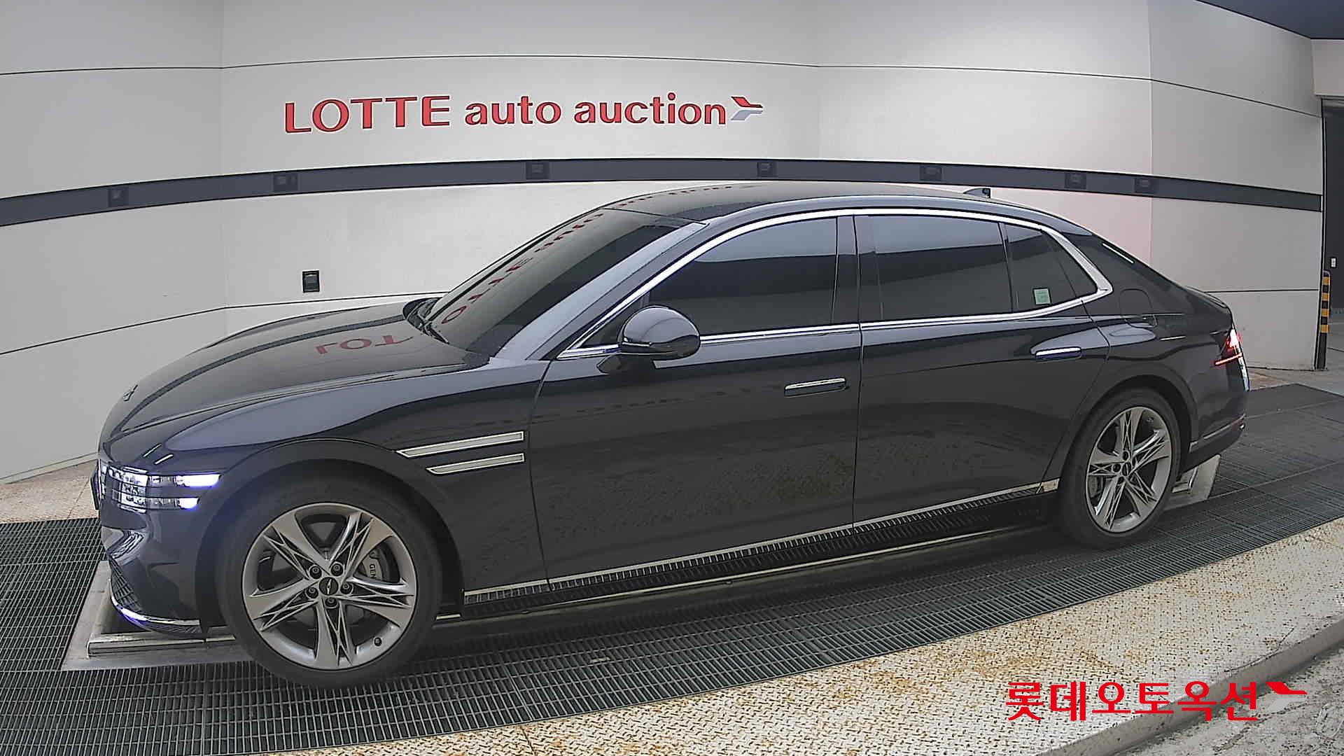 2022 - genesis g90