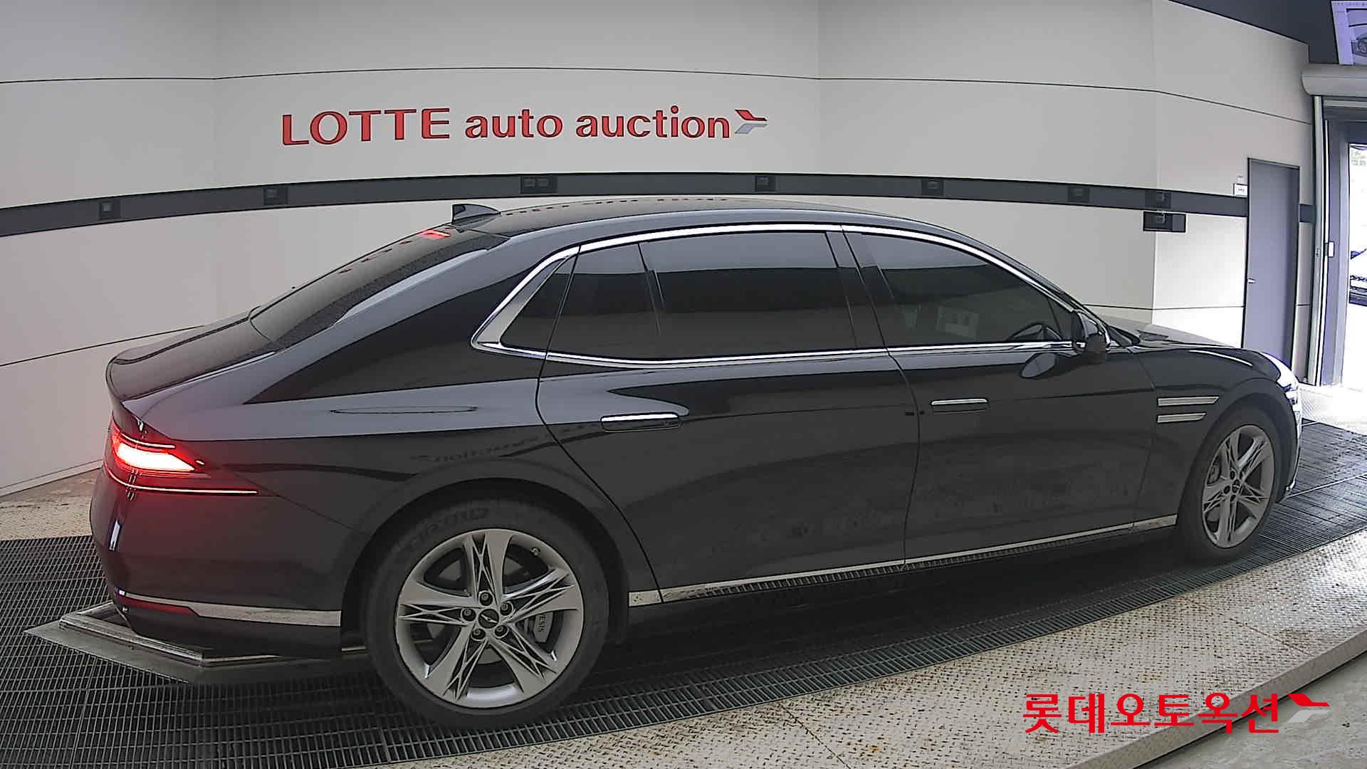 2022 - genesis g90