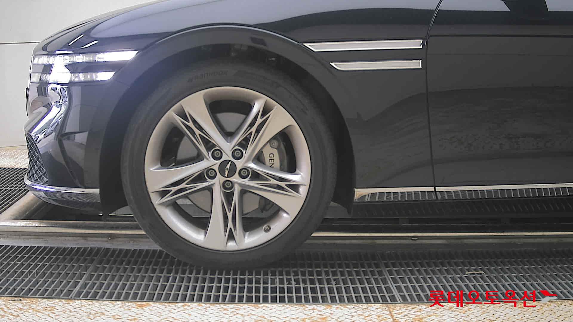 2022 - genesis g90