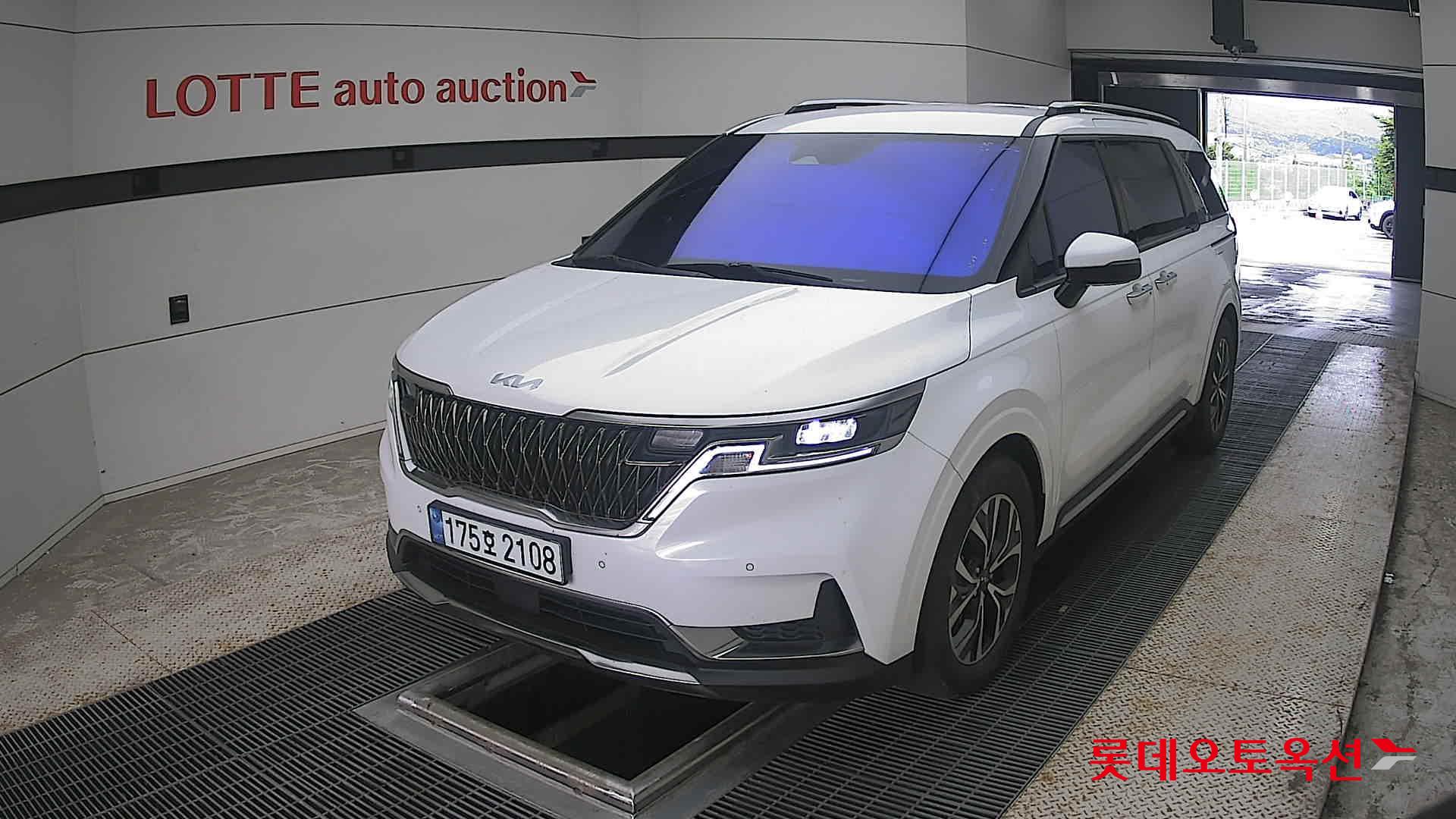 2023 - kia carnival