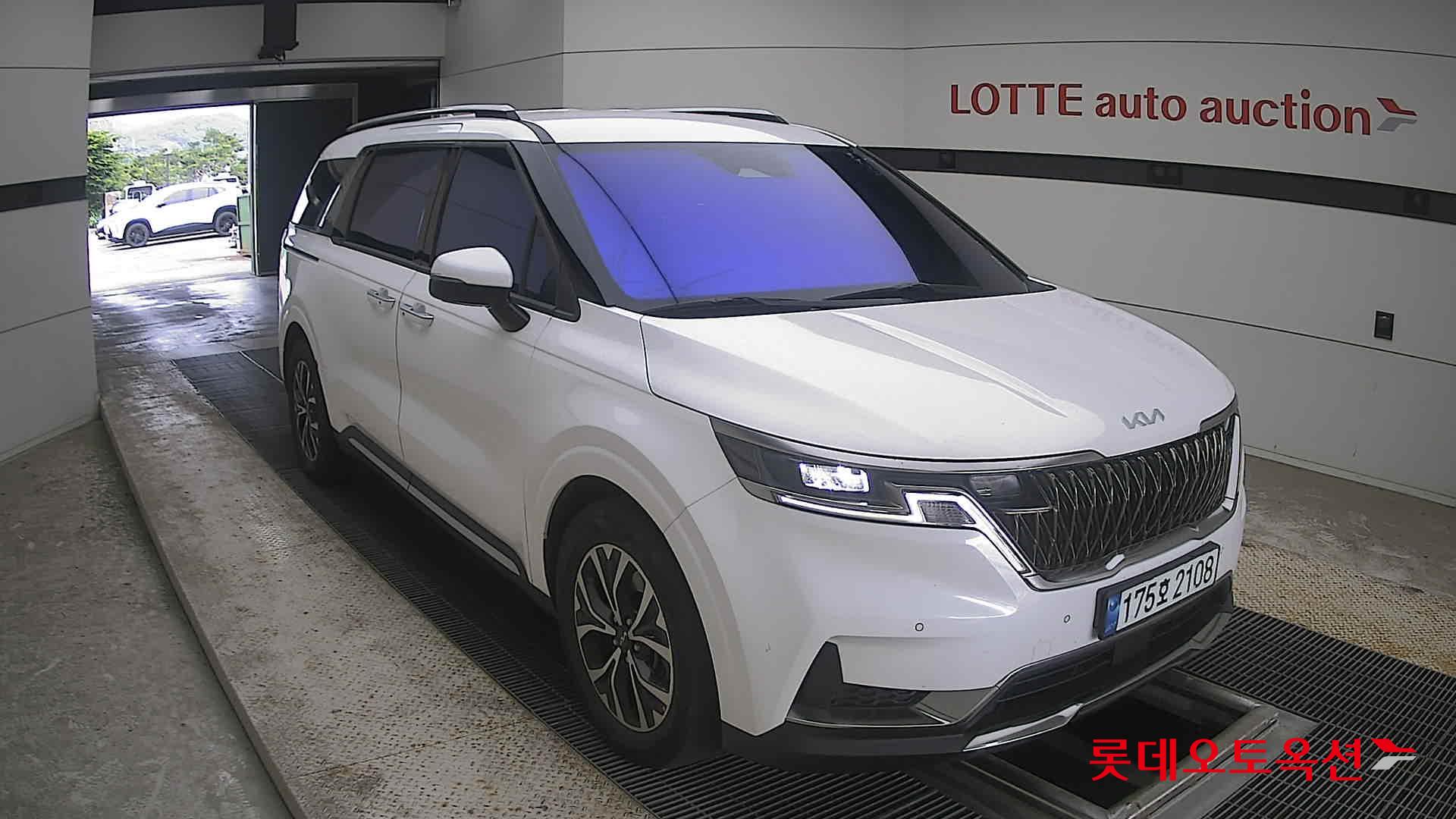 2023 - kia carnival