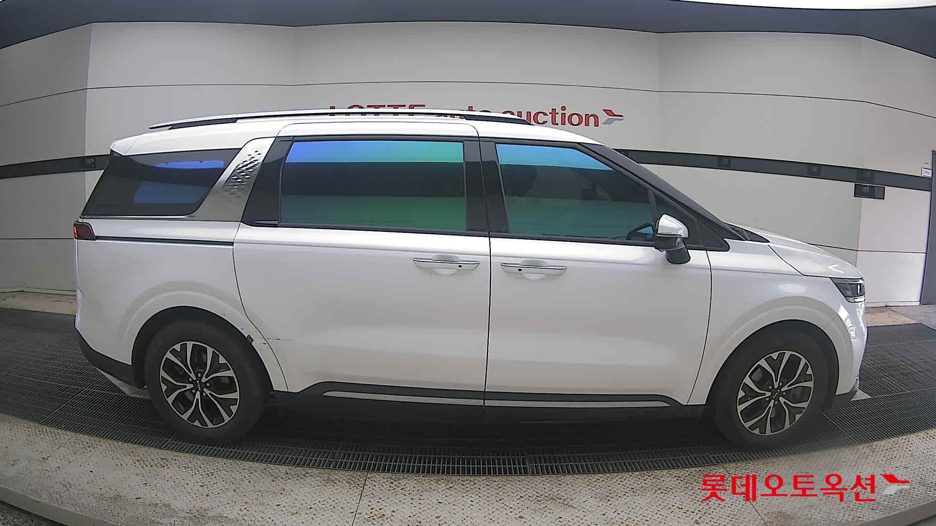 2023 - kia carnival
