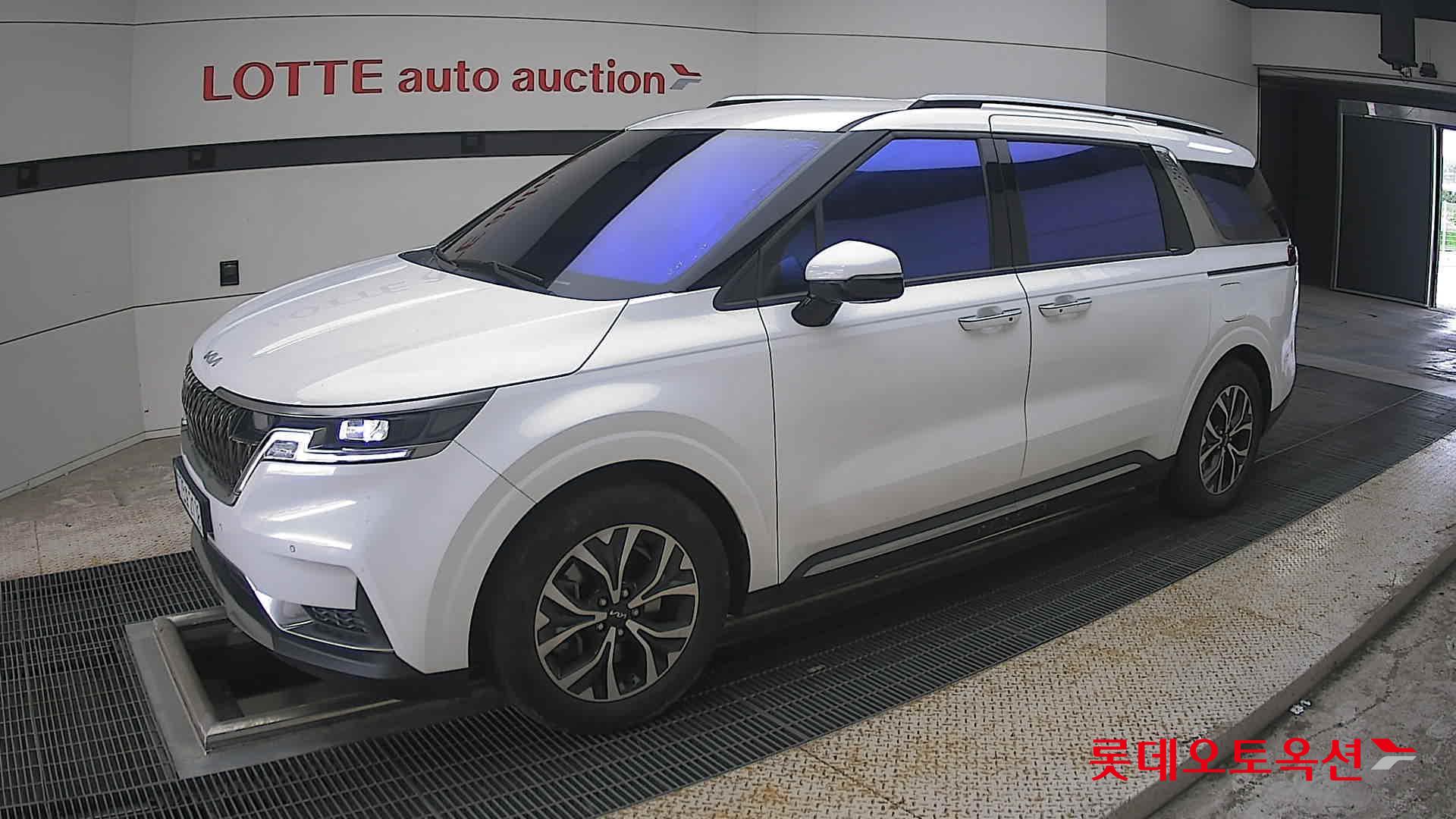 2023 - kia carnival
