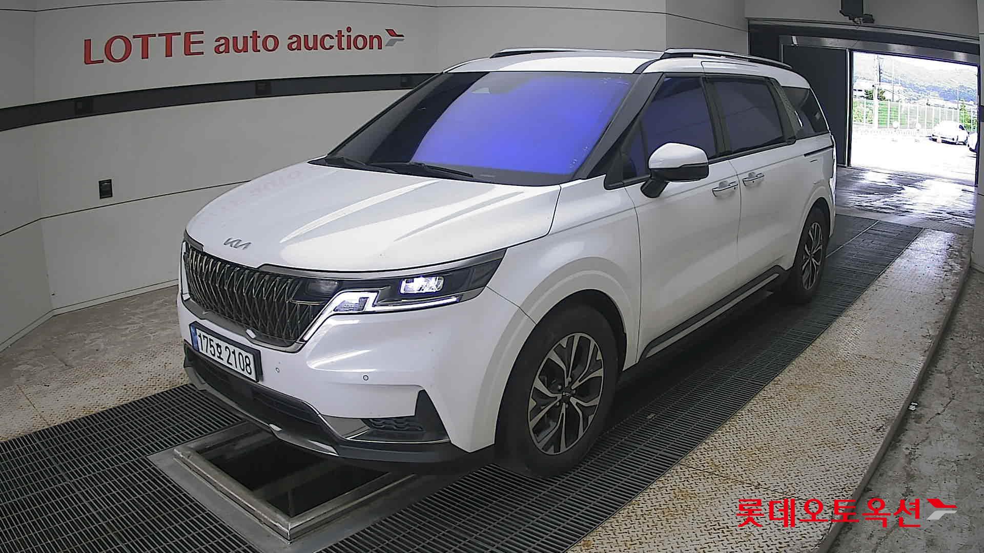2023 - kia carnival