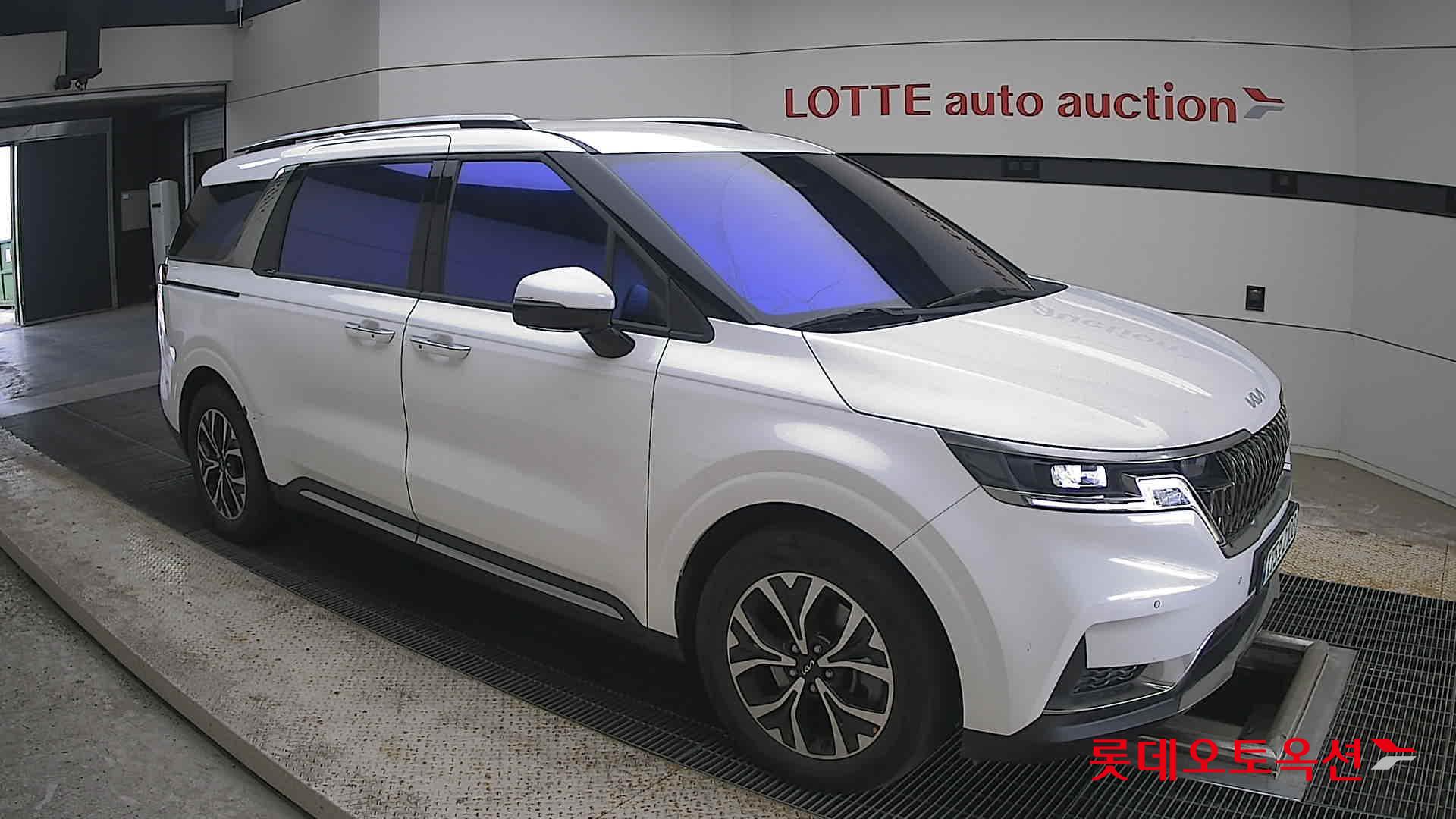 2023 - kia carnival