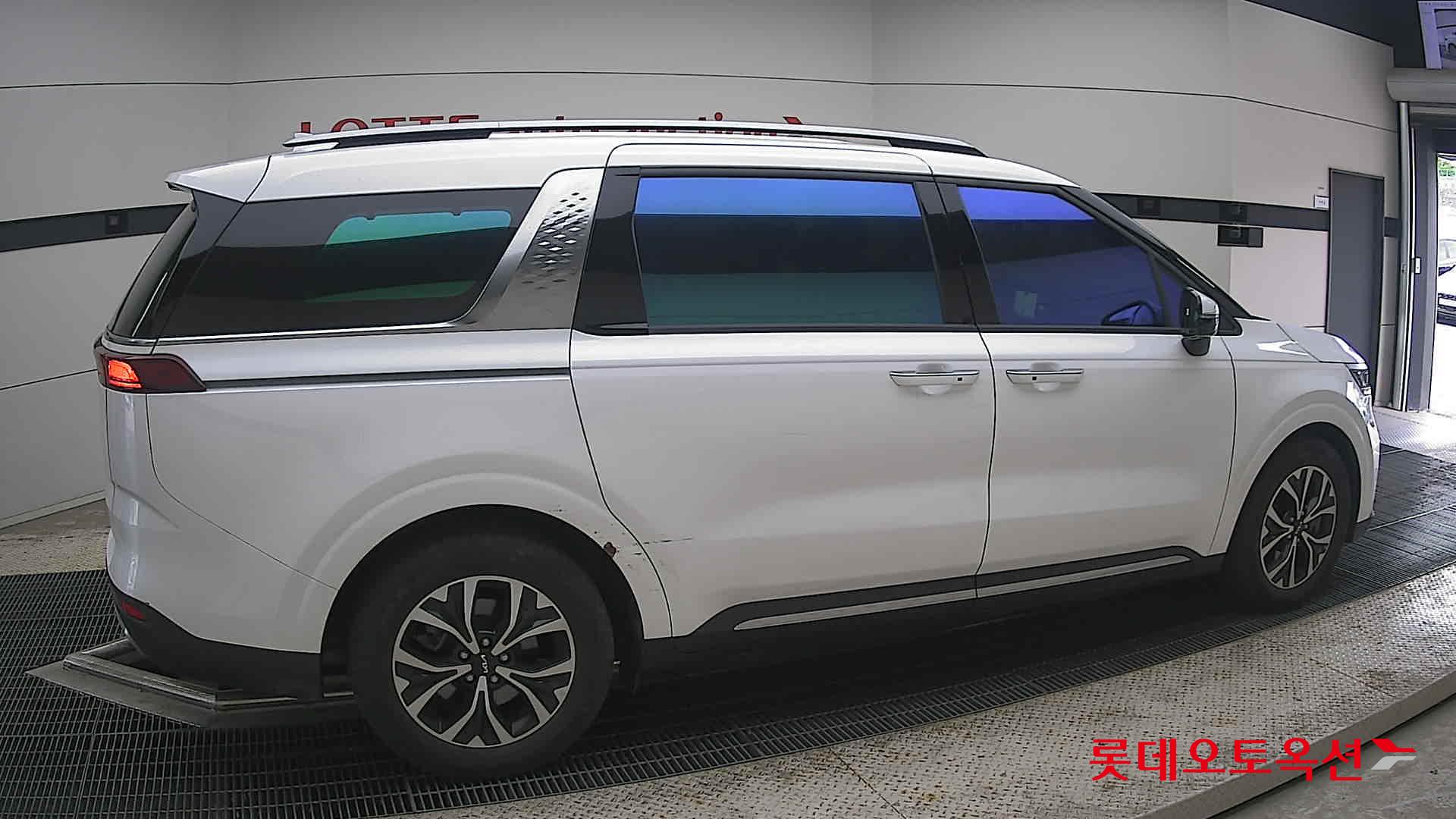 2023 - kia carnival