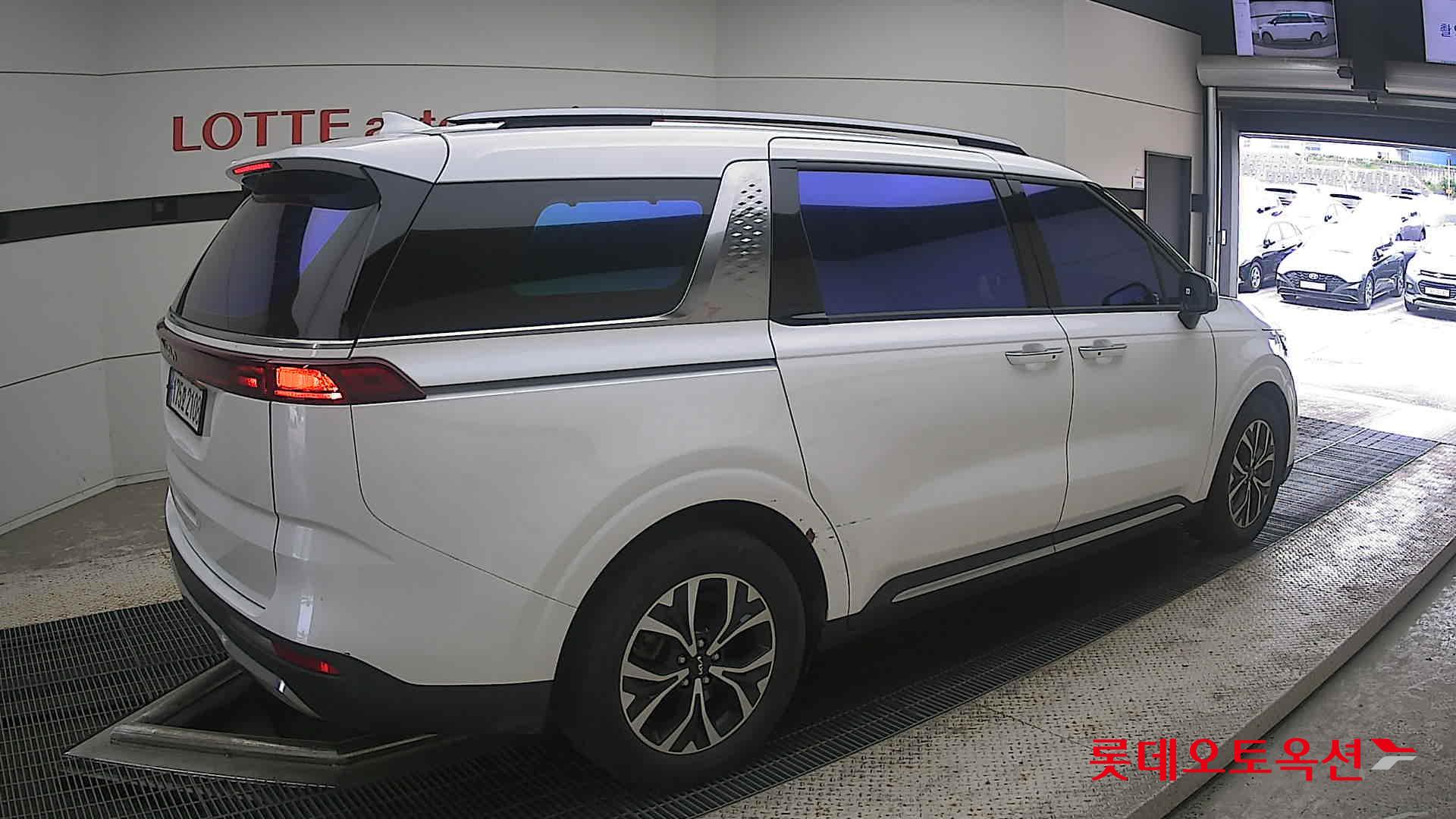 2023 - kia carnival