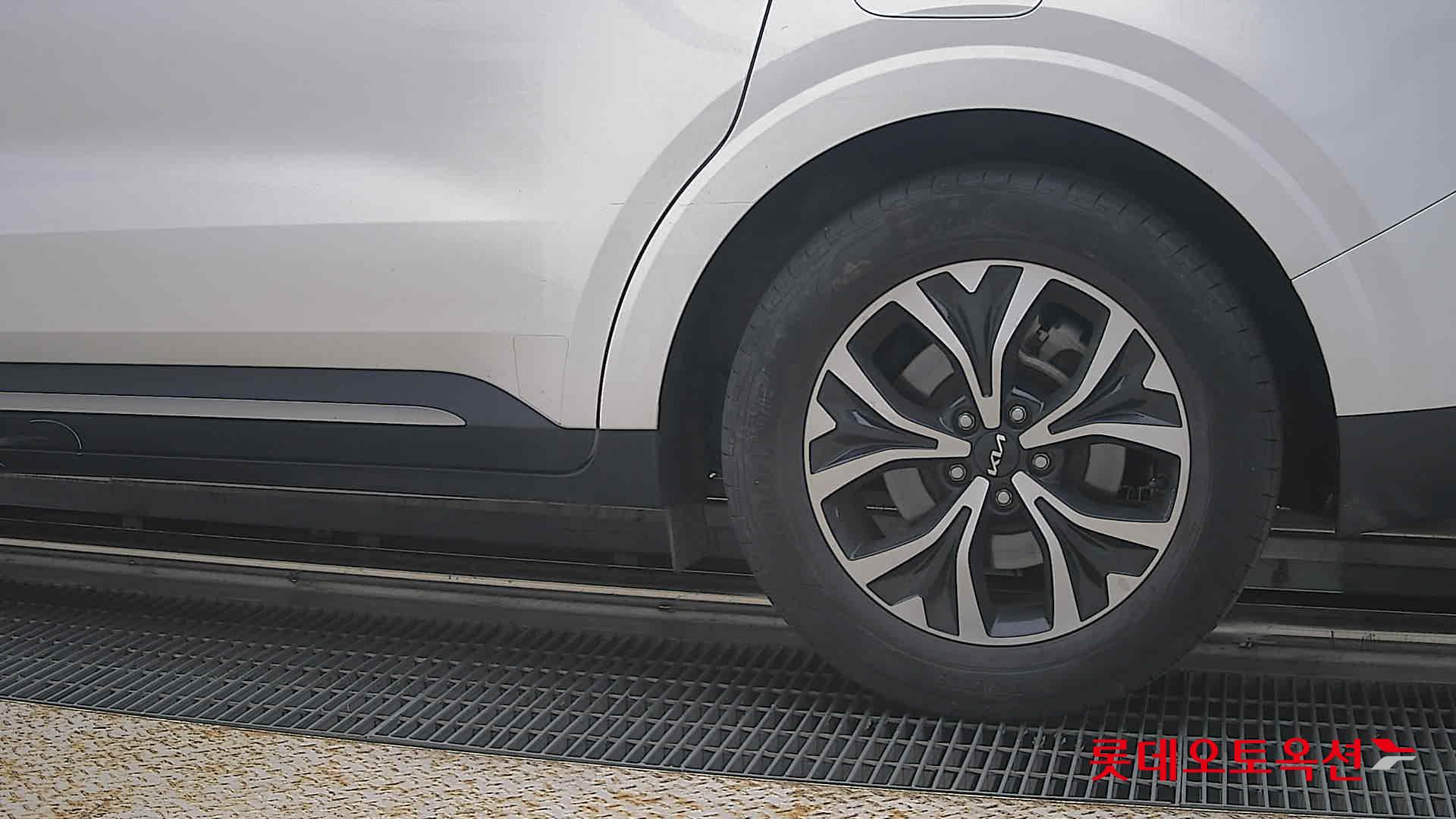 2023 - kia carnival