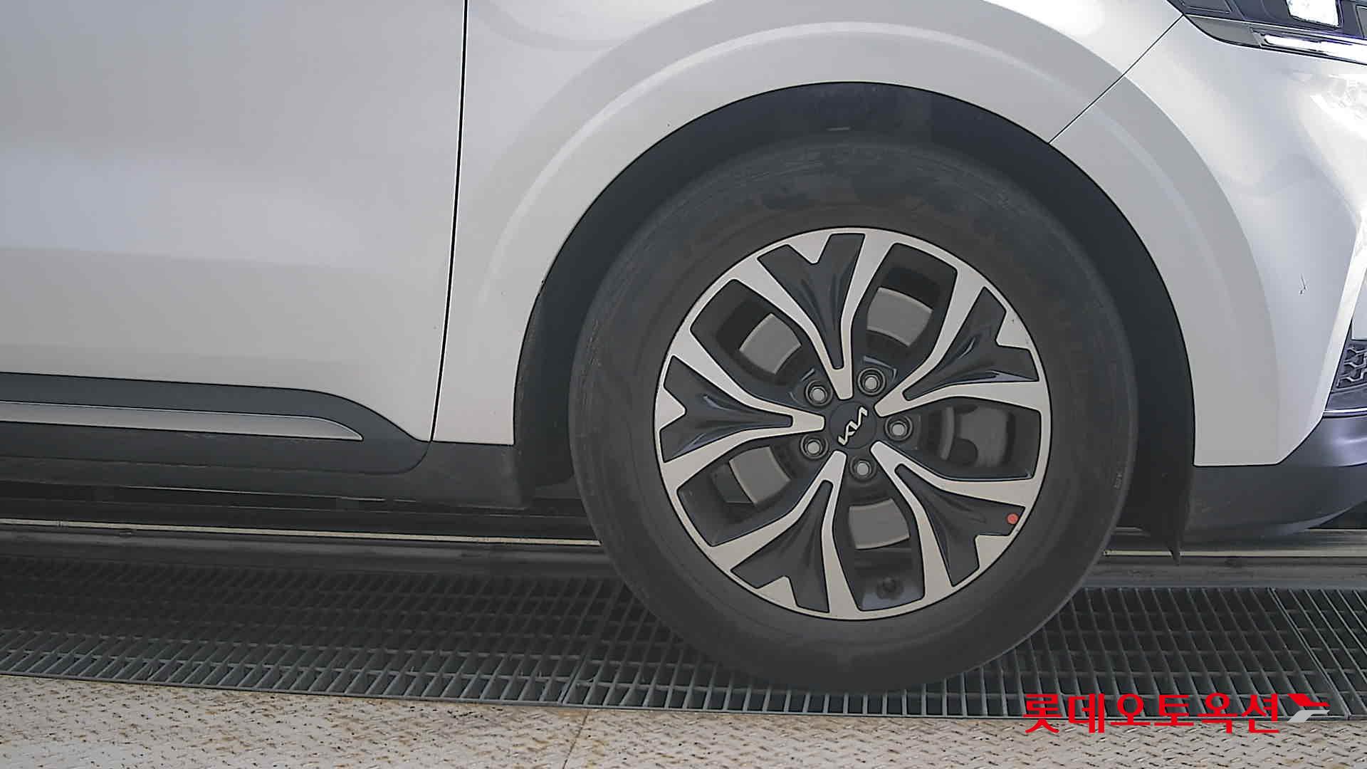 2023 - kia carnival