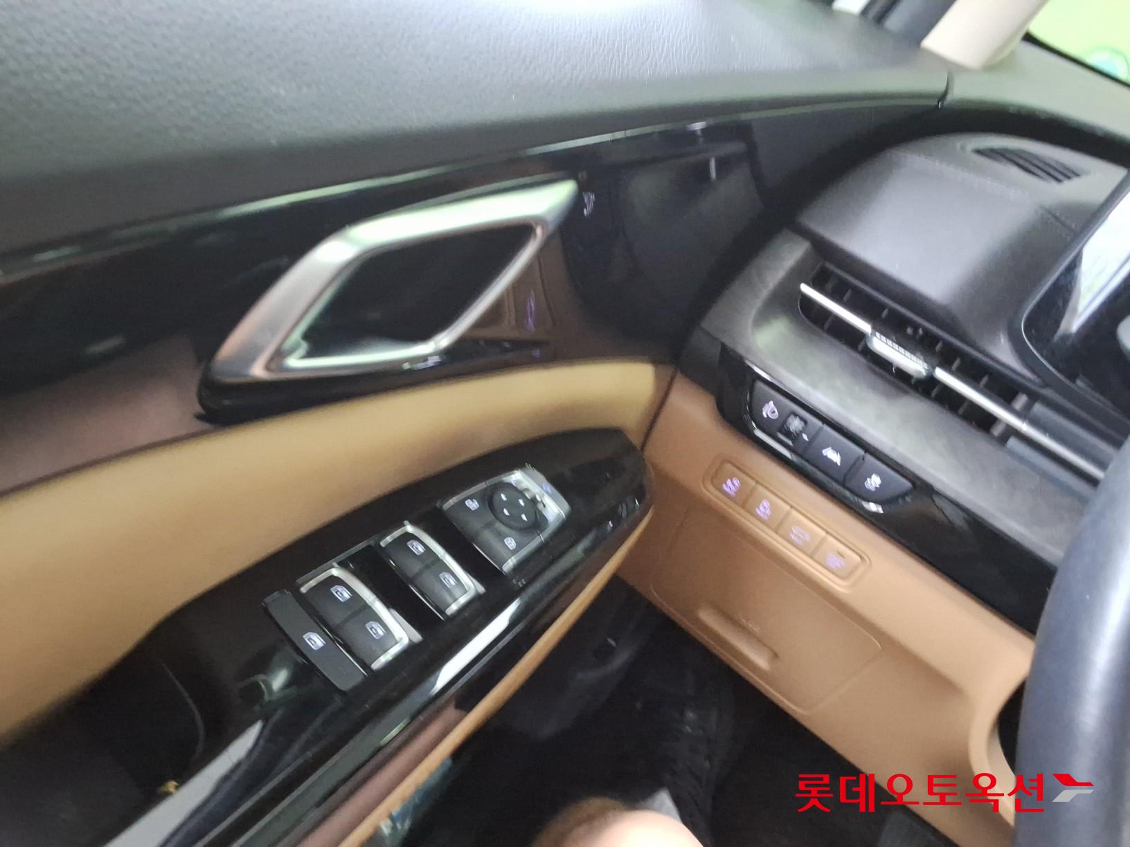 2023 - kia carnival
