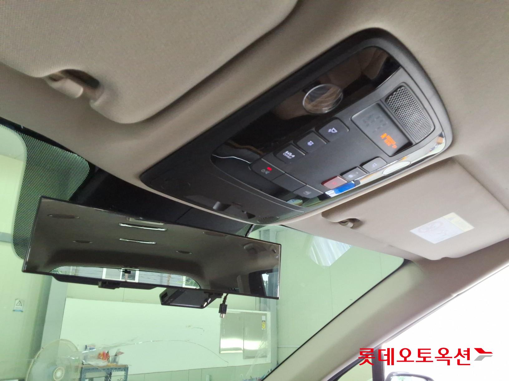 2023 - kia carnival