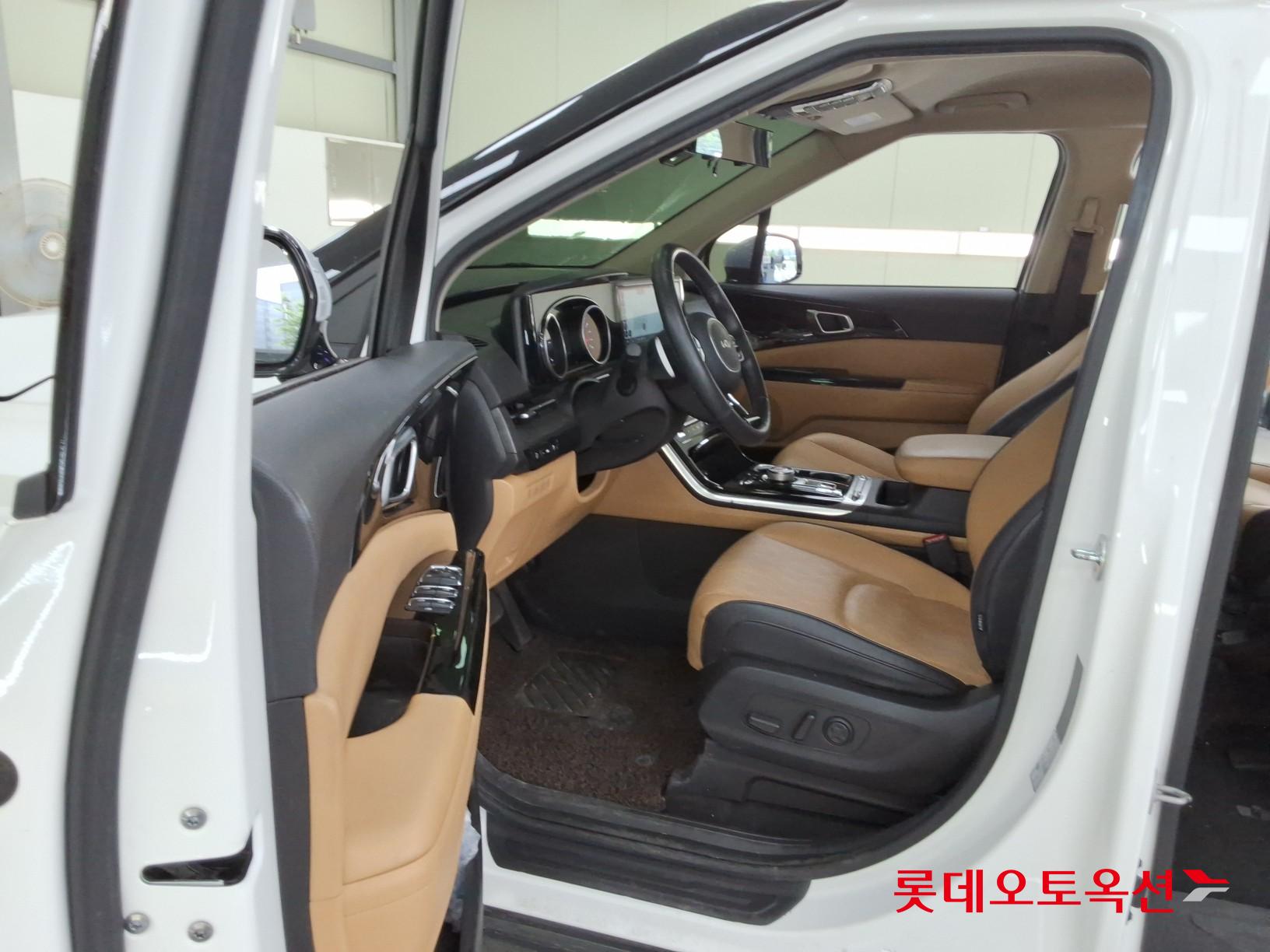 2023 - kia carnival