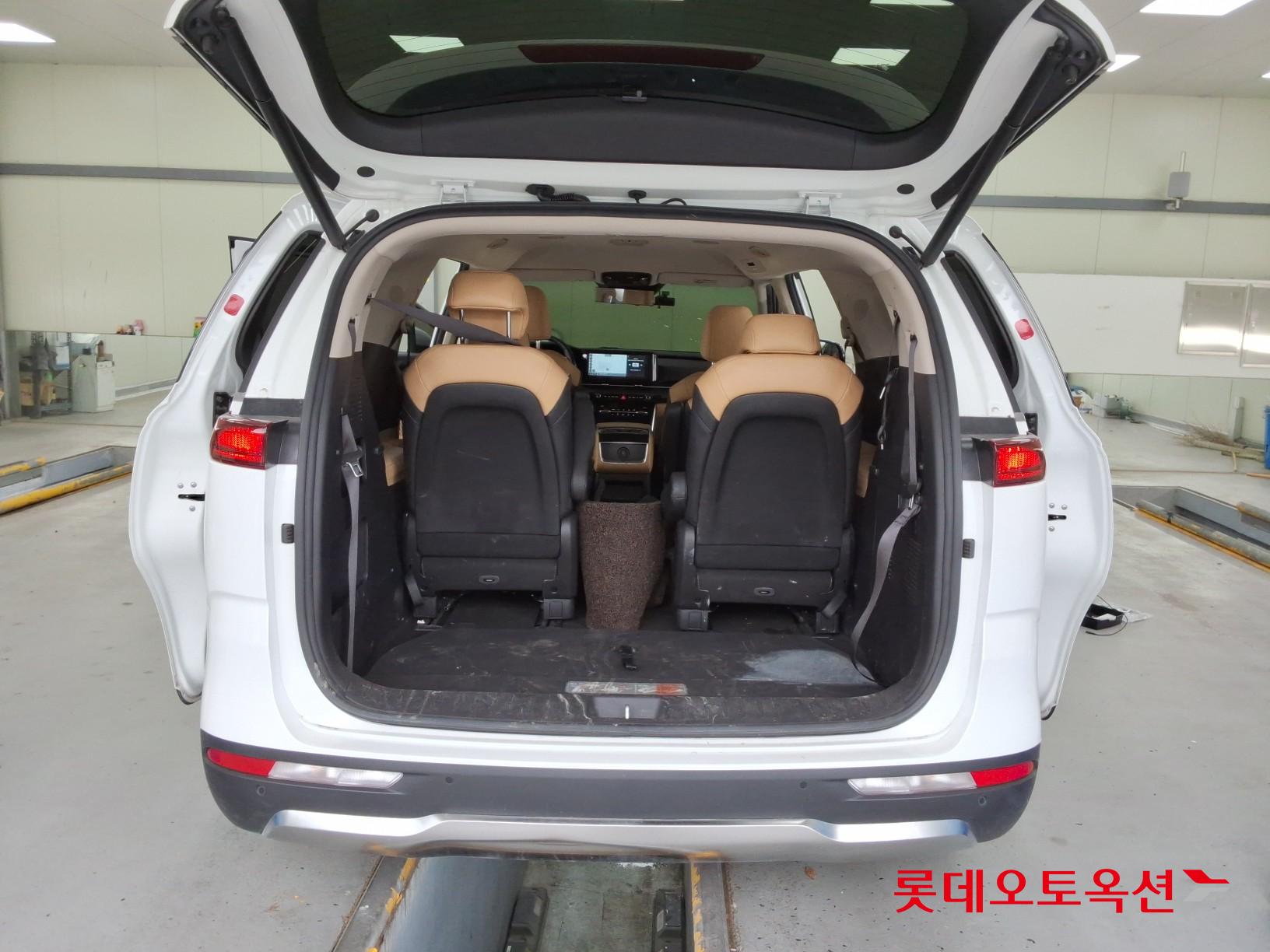 2023 - kia carnival