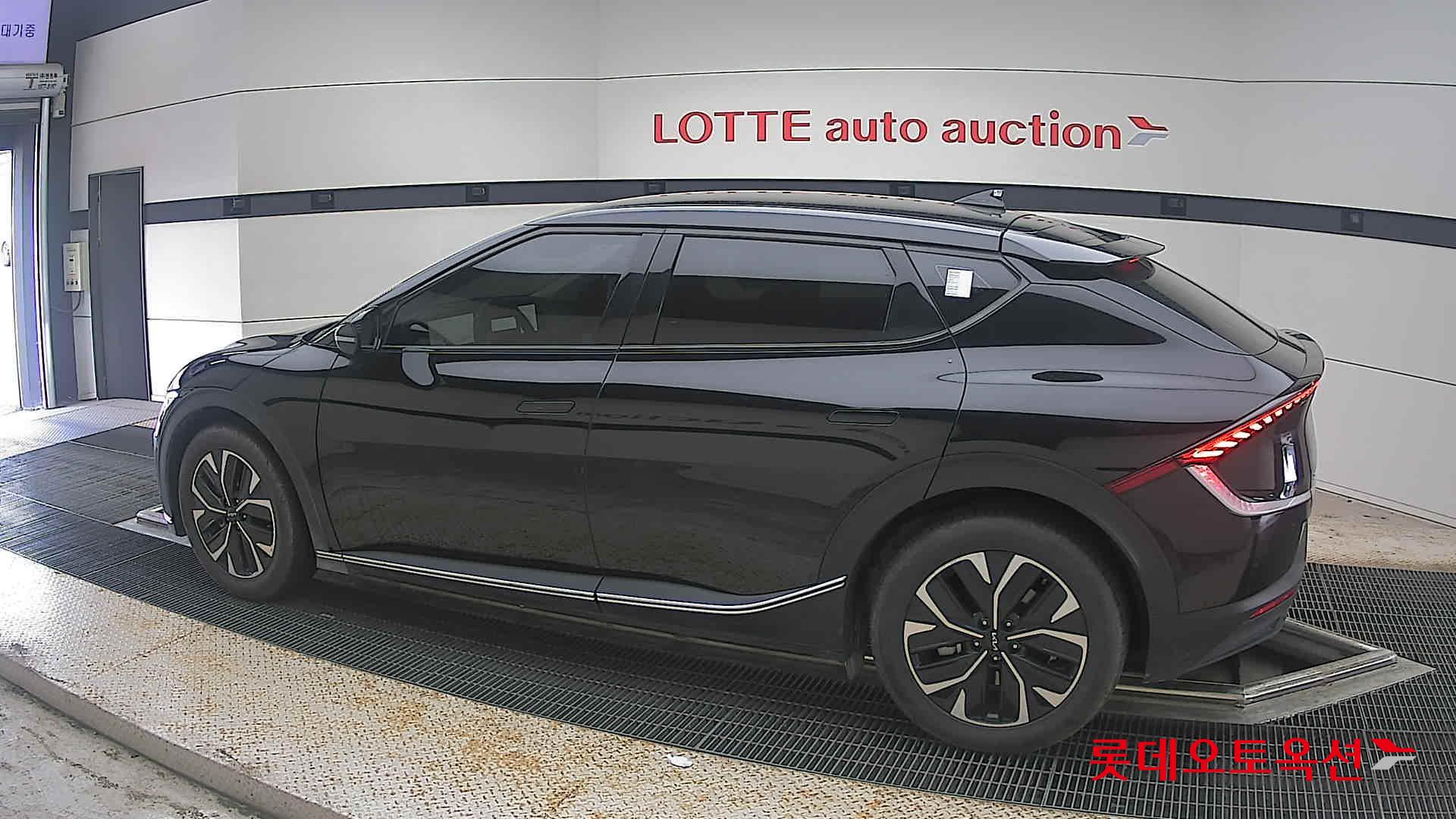 2022 - kia ev6