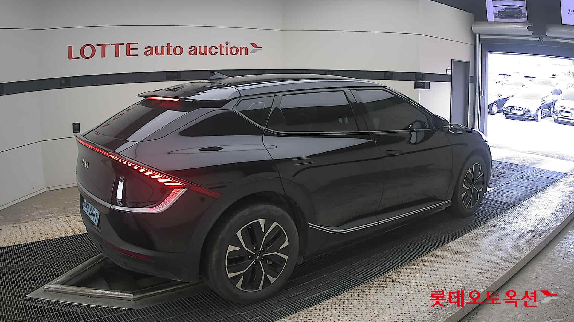 2022 - kia ev6