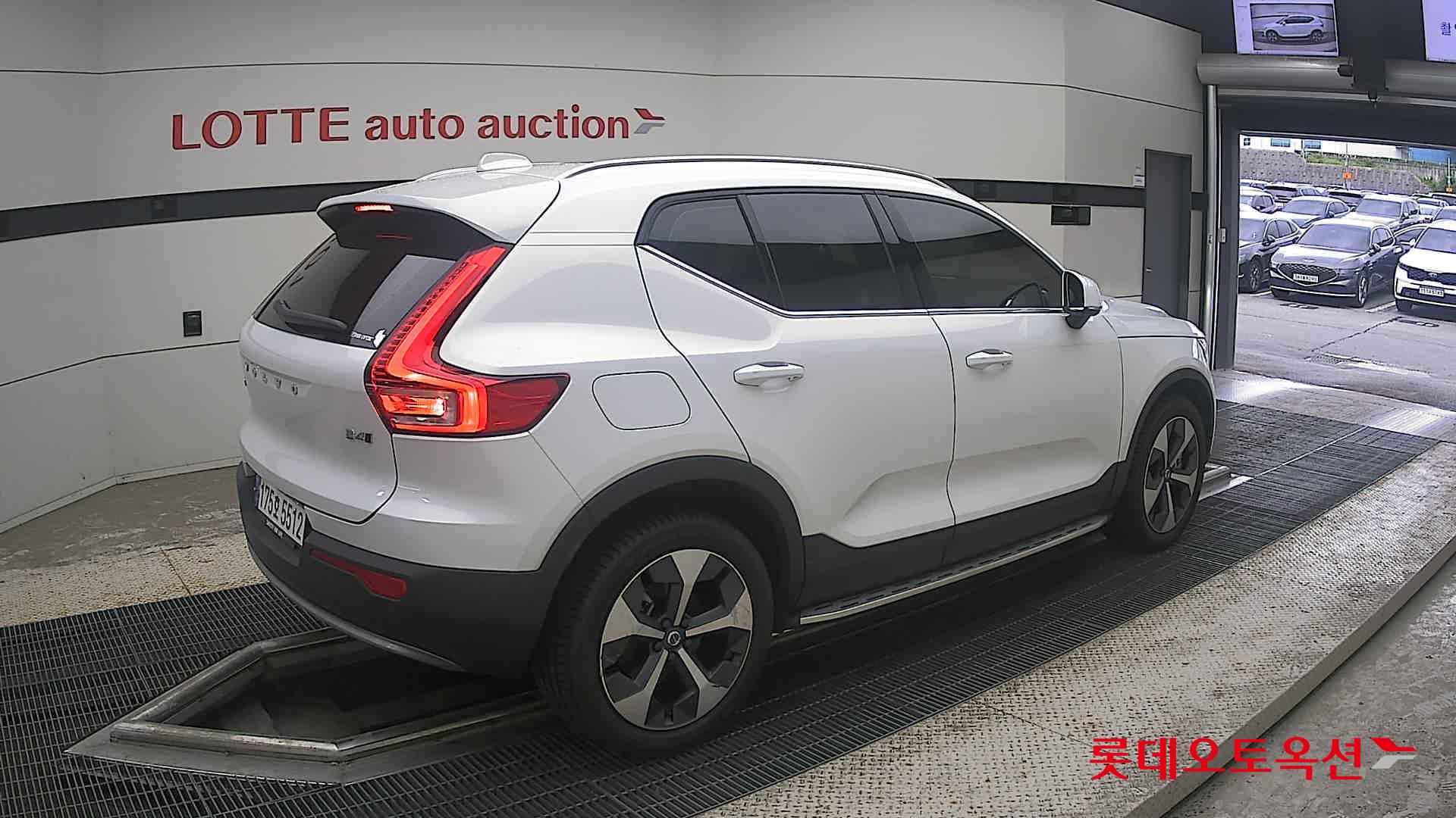 2023 - volvo xc40