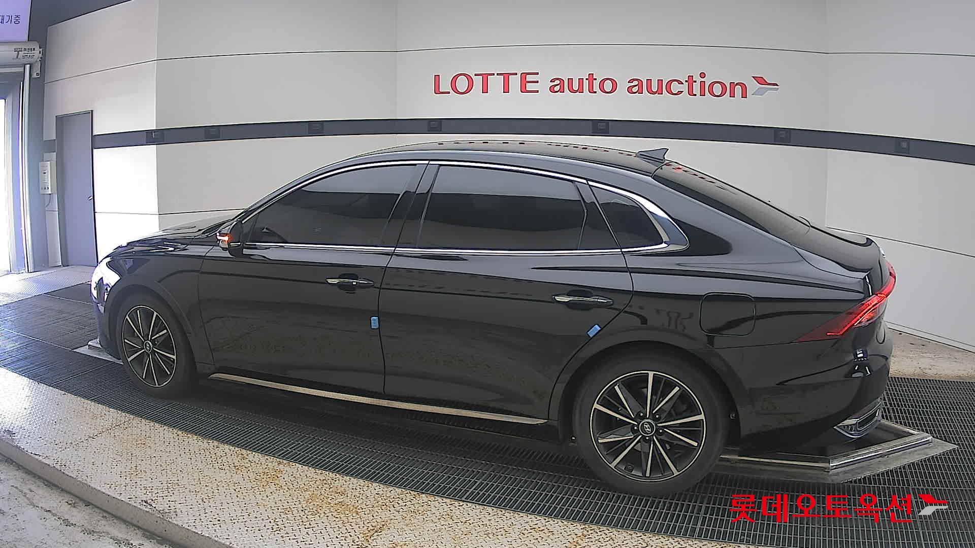2022 - hyundai grandeur
