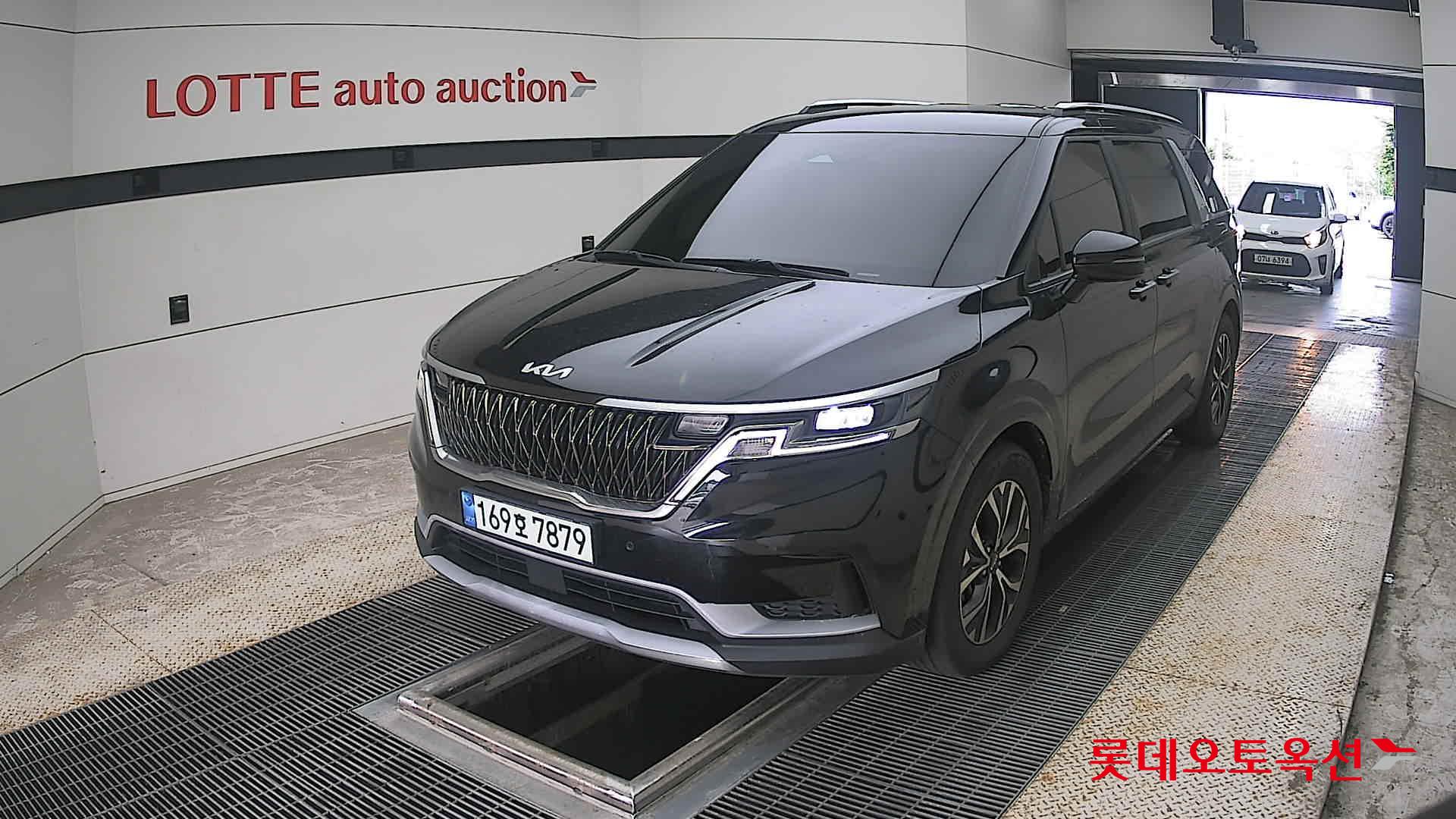 2023 - kia carnival