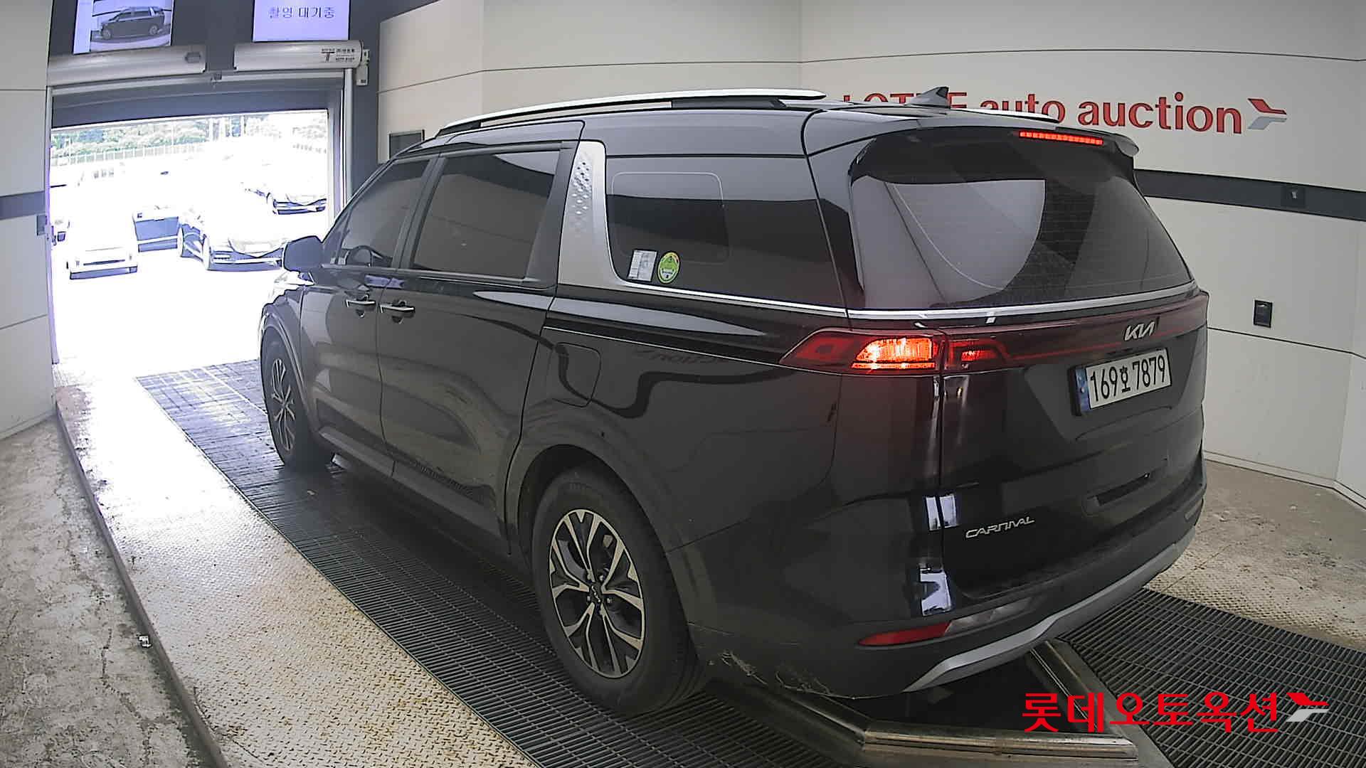 2023 - kia carnival