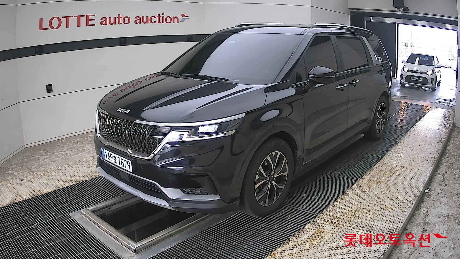 2023 - kia carnival