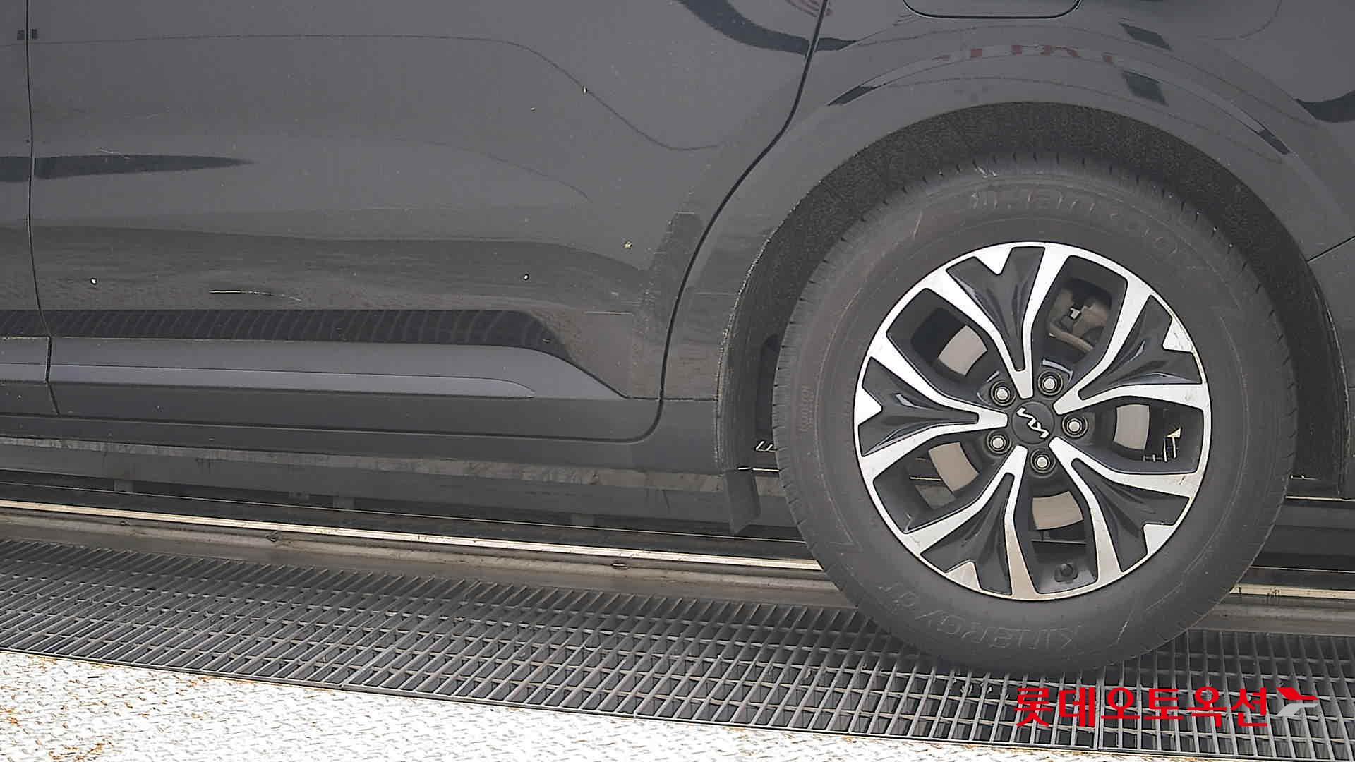 2023 - kia carnival