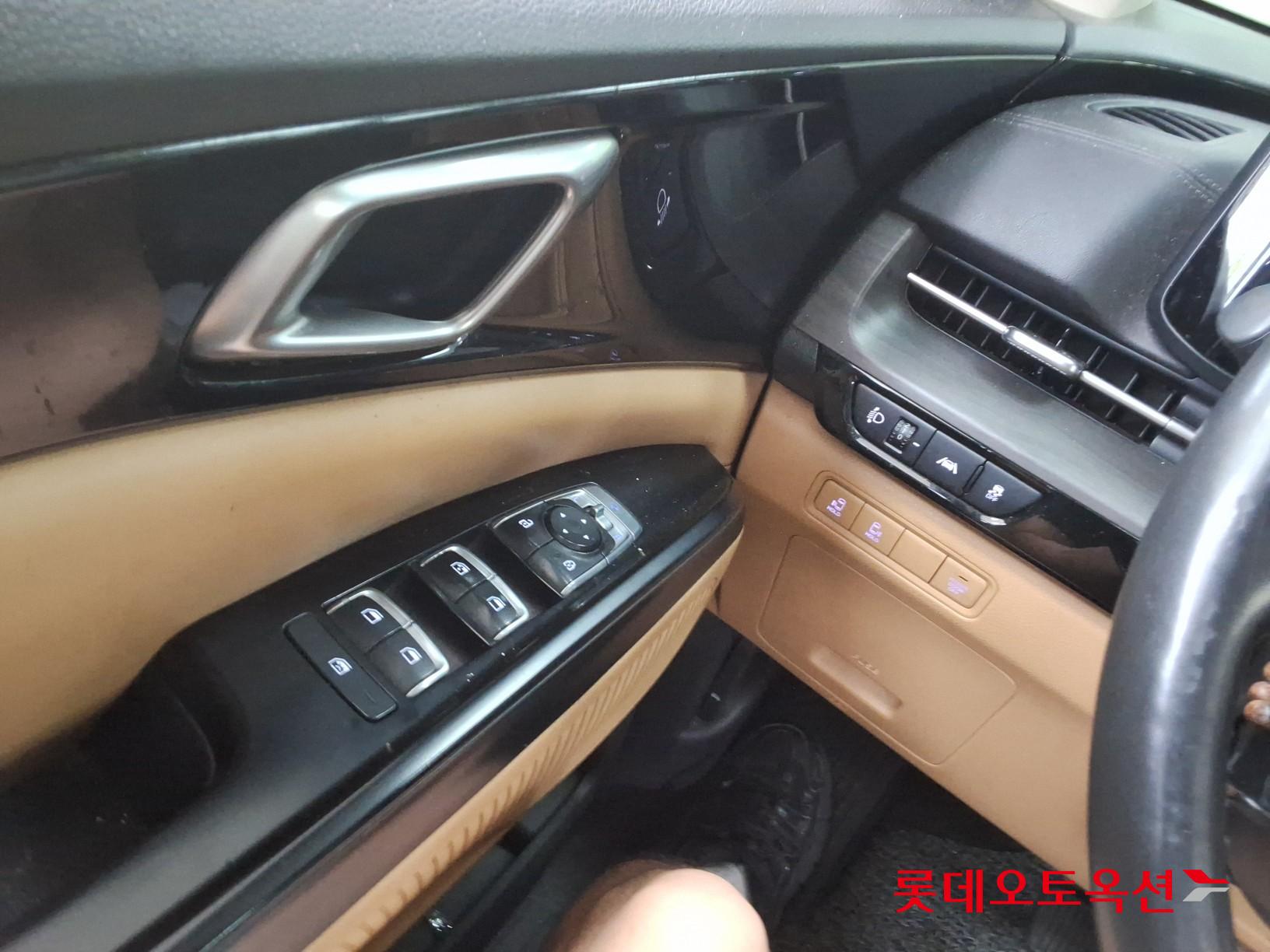 2023 - kia carnival